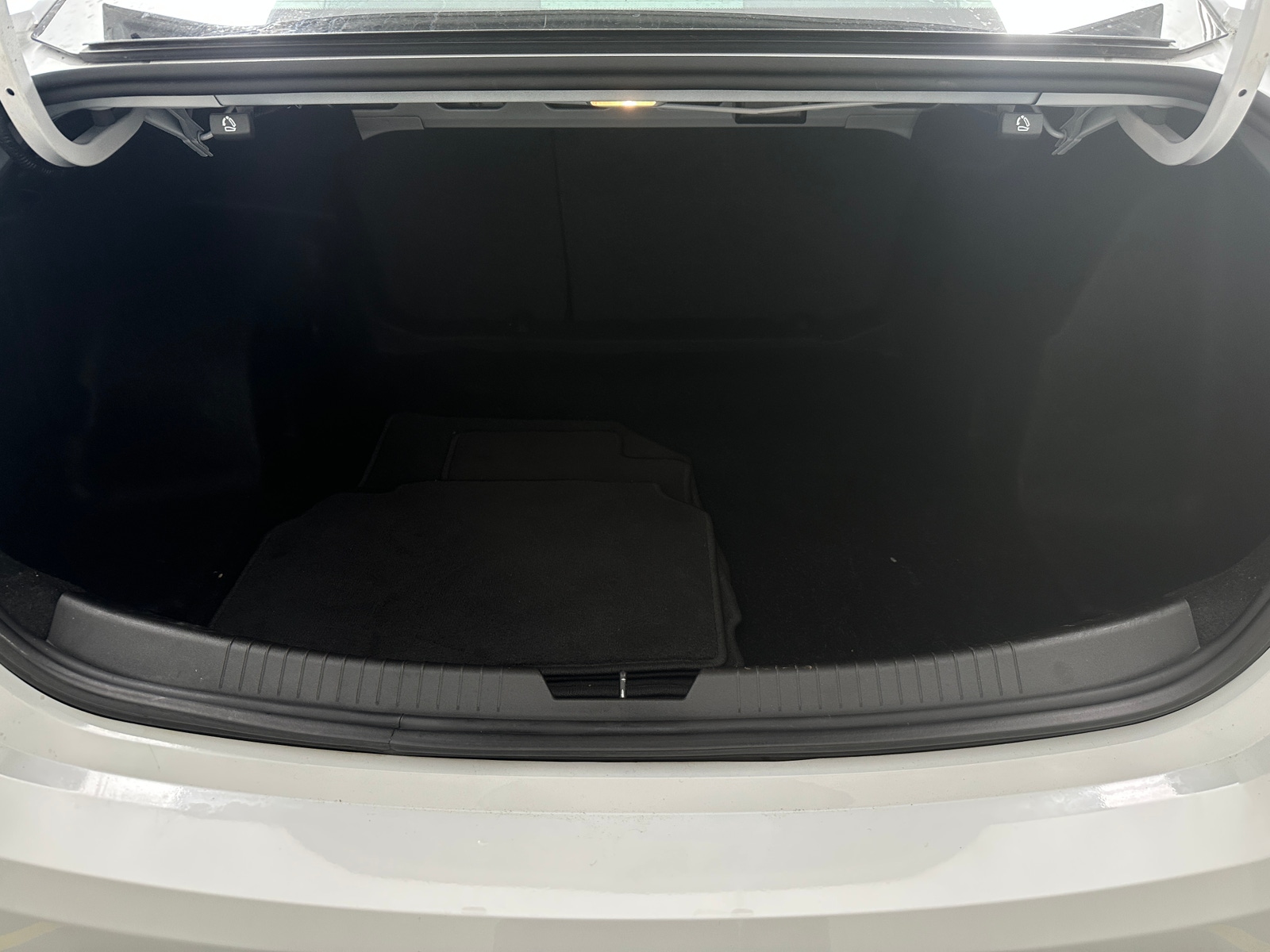 Thumbnail: 2023 Chevrolet Malibu - 7