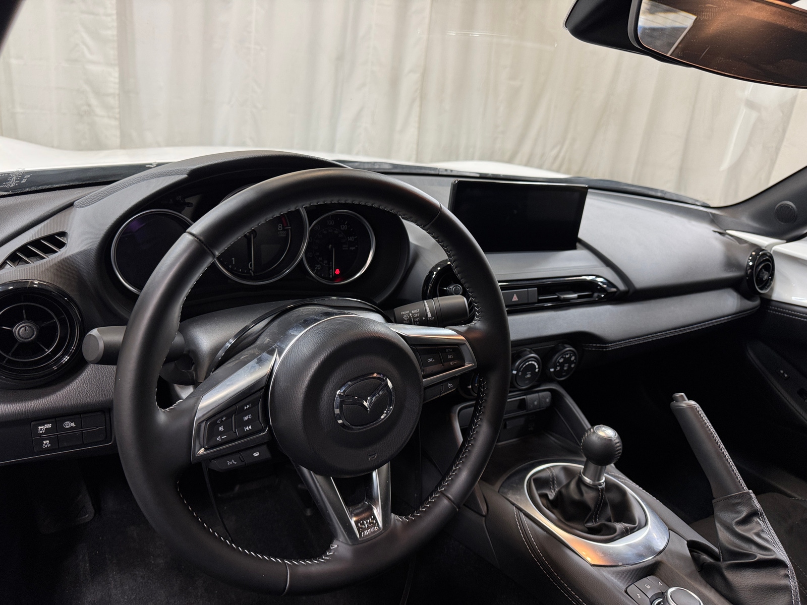 Thumbnail: 2025 Mazda MX-5 Miata - 3