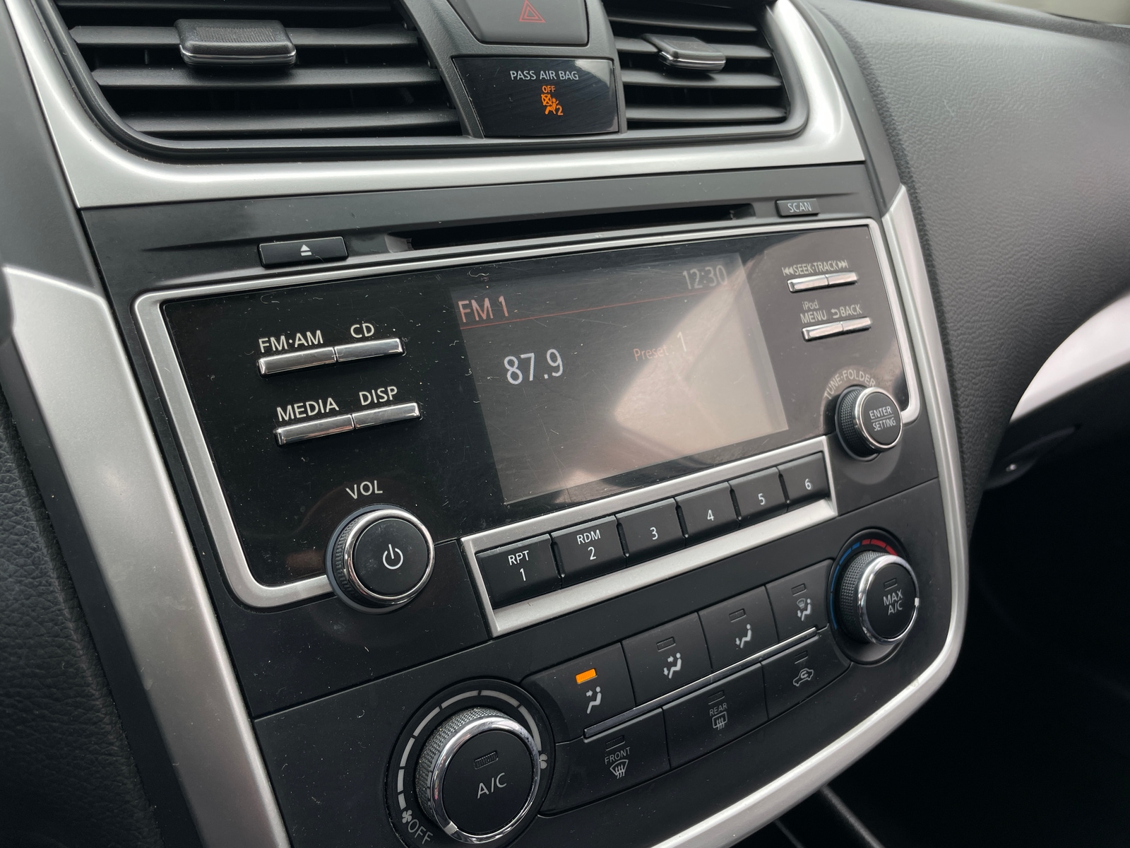 Thumbnail: 2017 Nissan Altima - 4