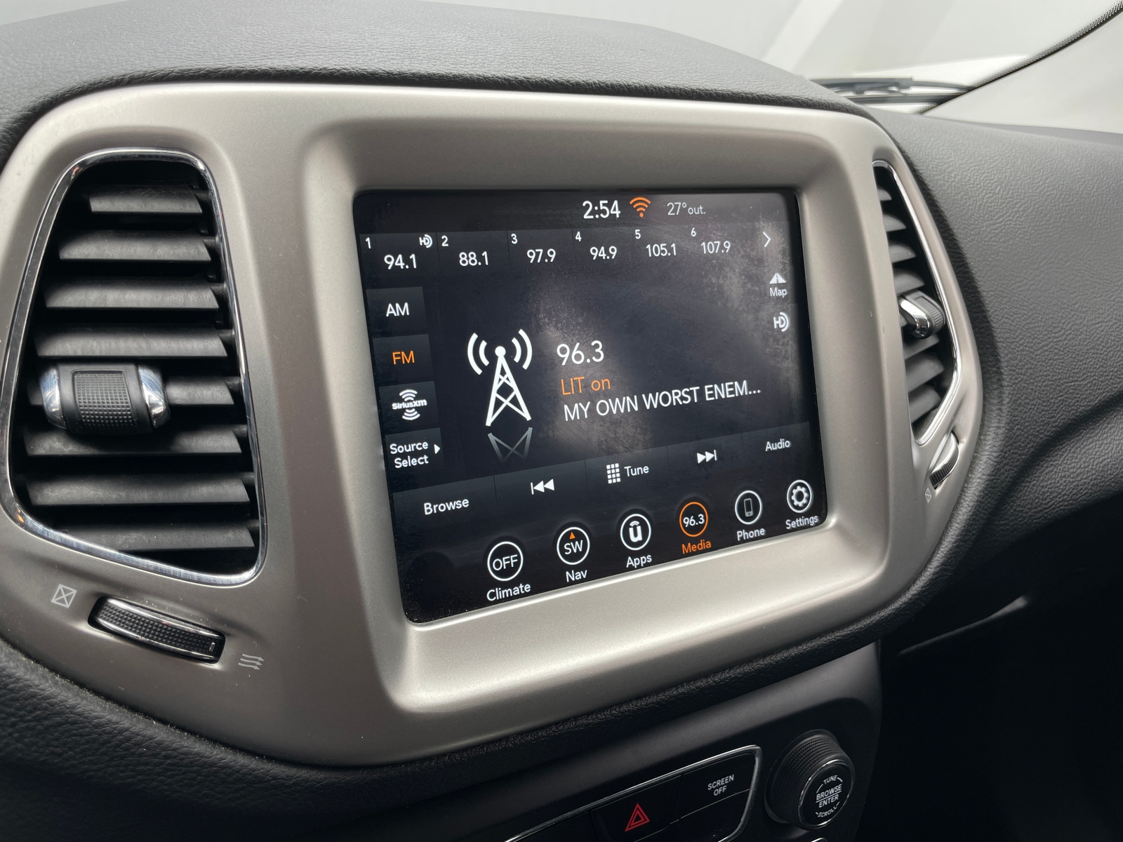 Thumbnail: 2019 Jeep Compass - 4