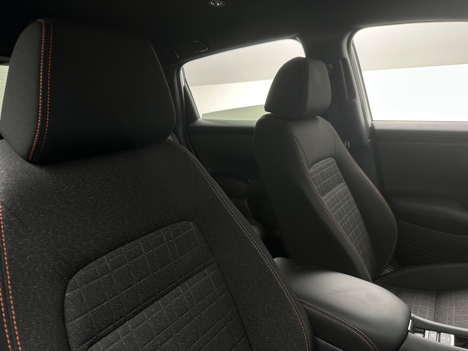 Thumbnail: 2025 Honda HR-V - 2