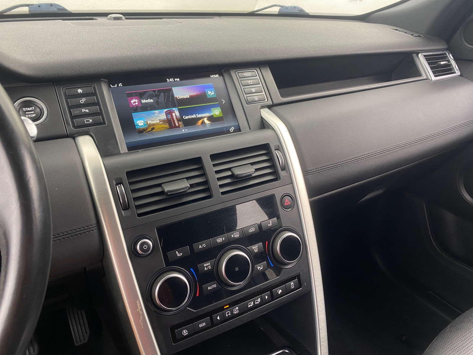 Thumbnail: 2019 Land Rover Discovery Sport - 3