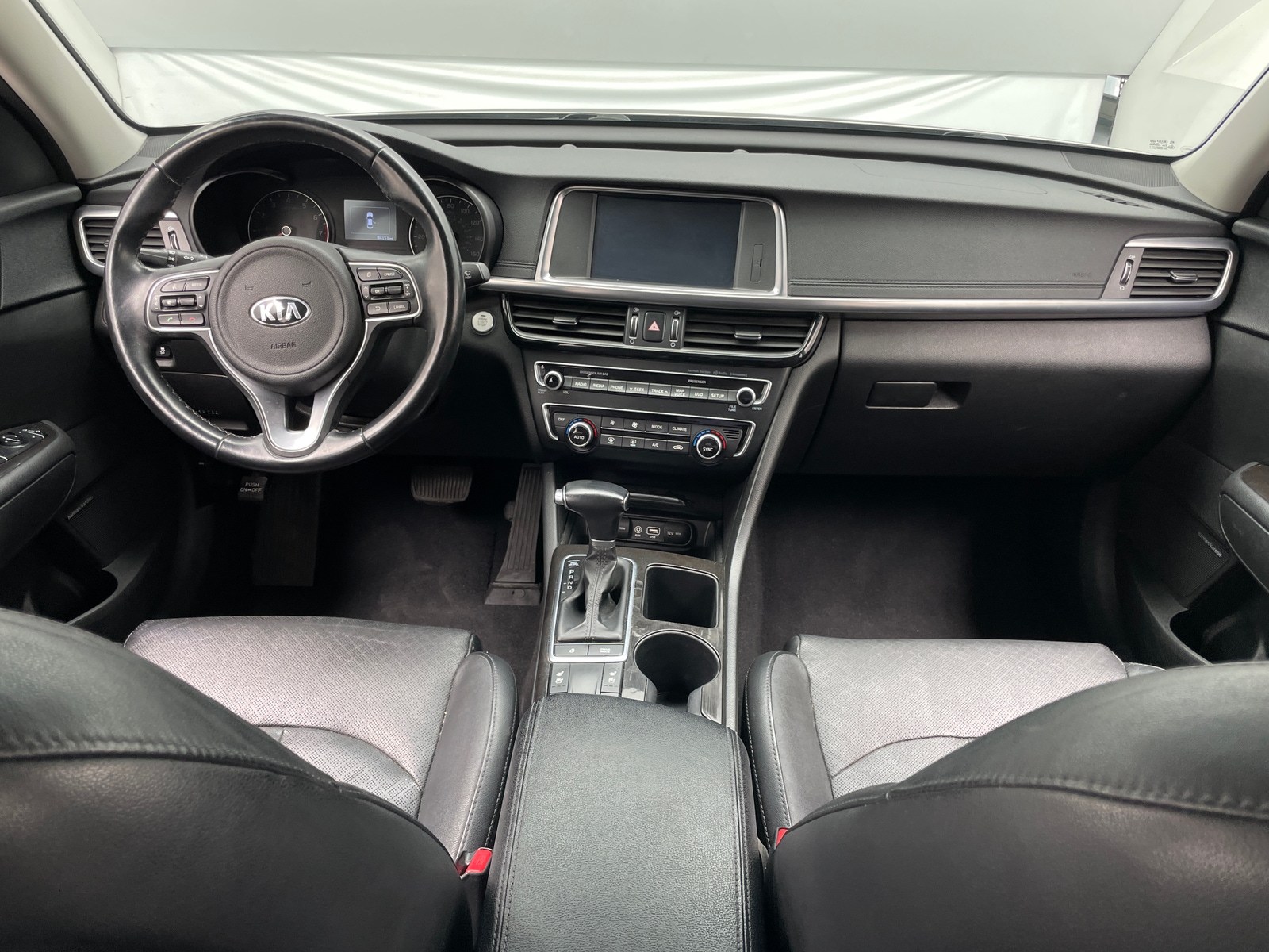 Thumbnail: 2016 Kia Optima - 2