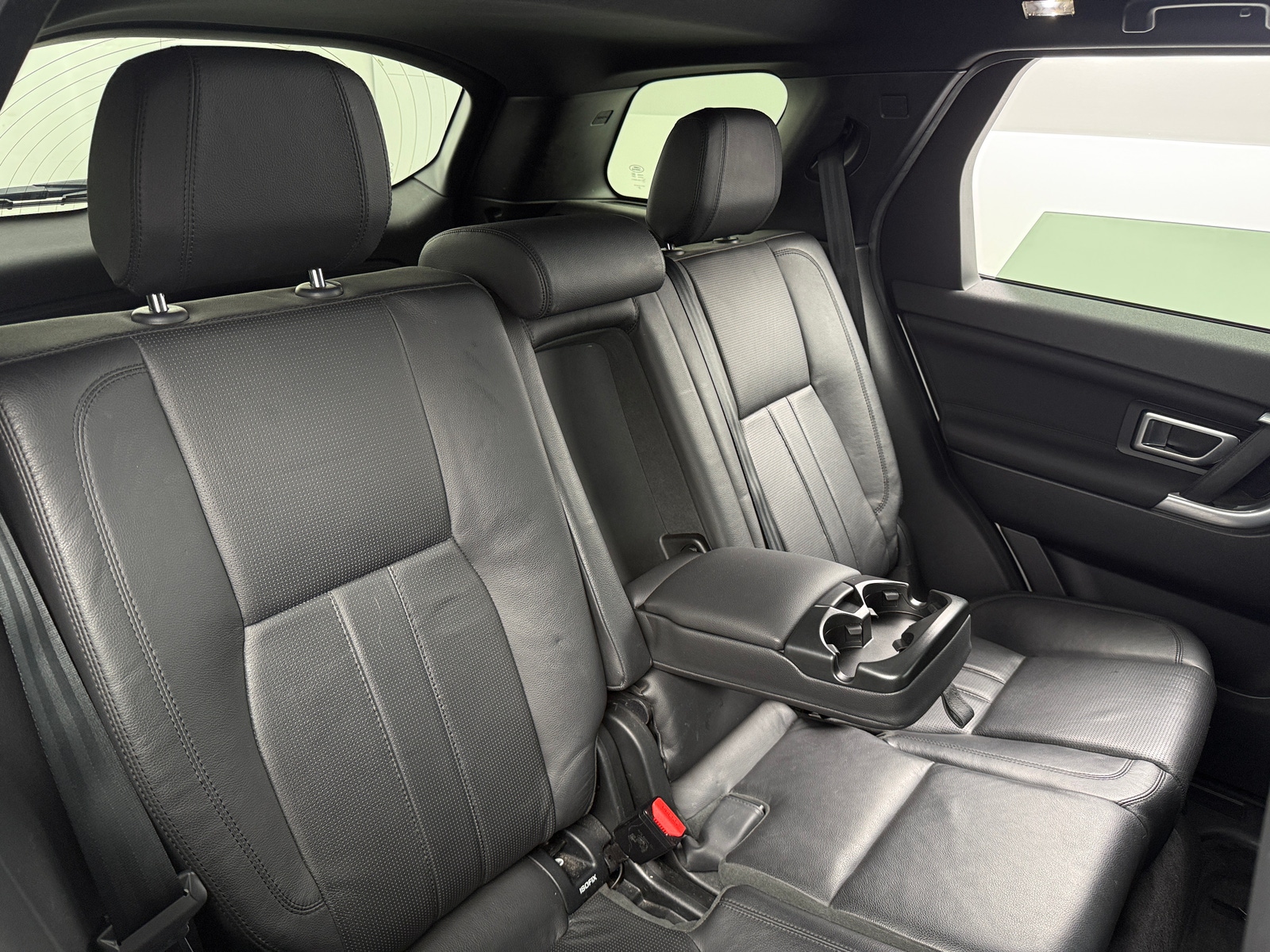 Thumbnail: 2016 Land Rover Discovery Sport - 5