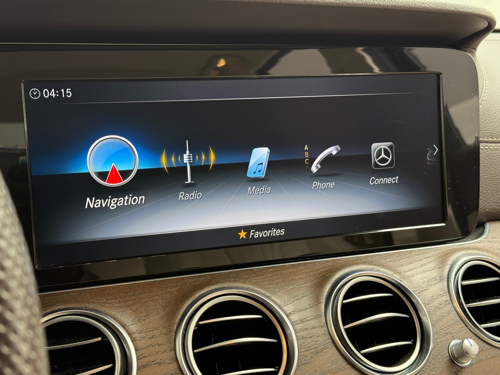 Thumbnail: 2018 Mercedes-Benz E-Class - 3