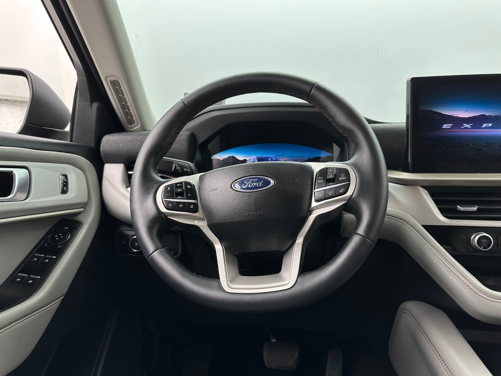 Thumbnail: 2025 Ford Explorer - 5