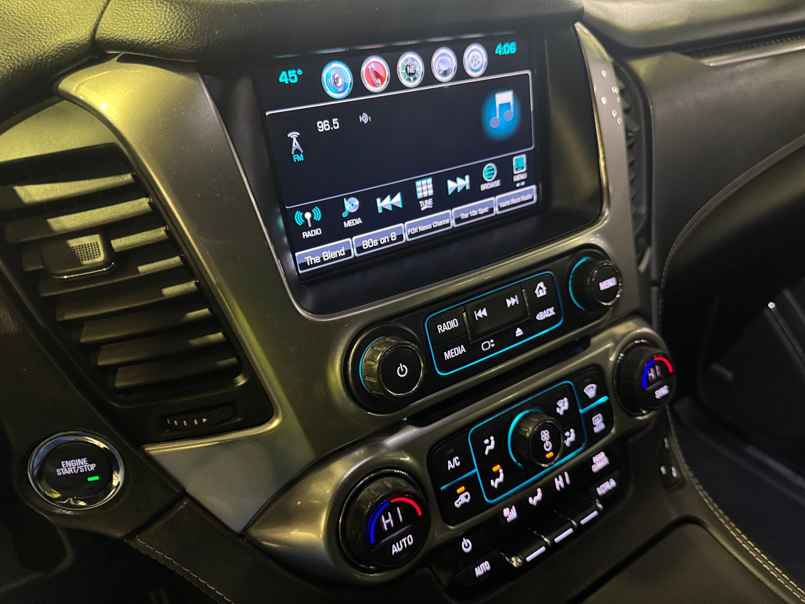 Thumbnail: 2020 Chevrolet Suburban - 3