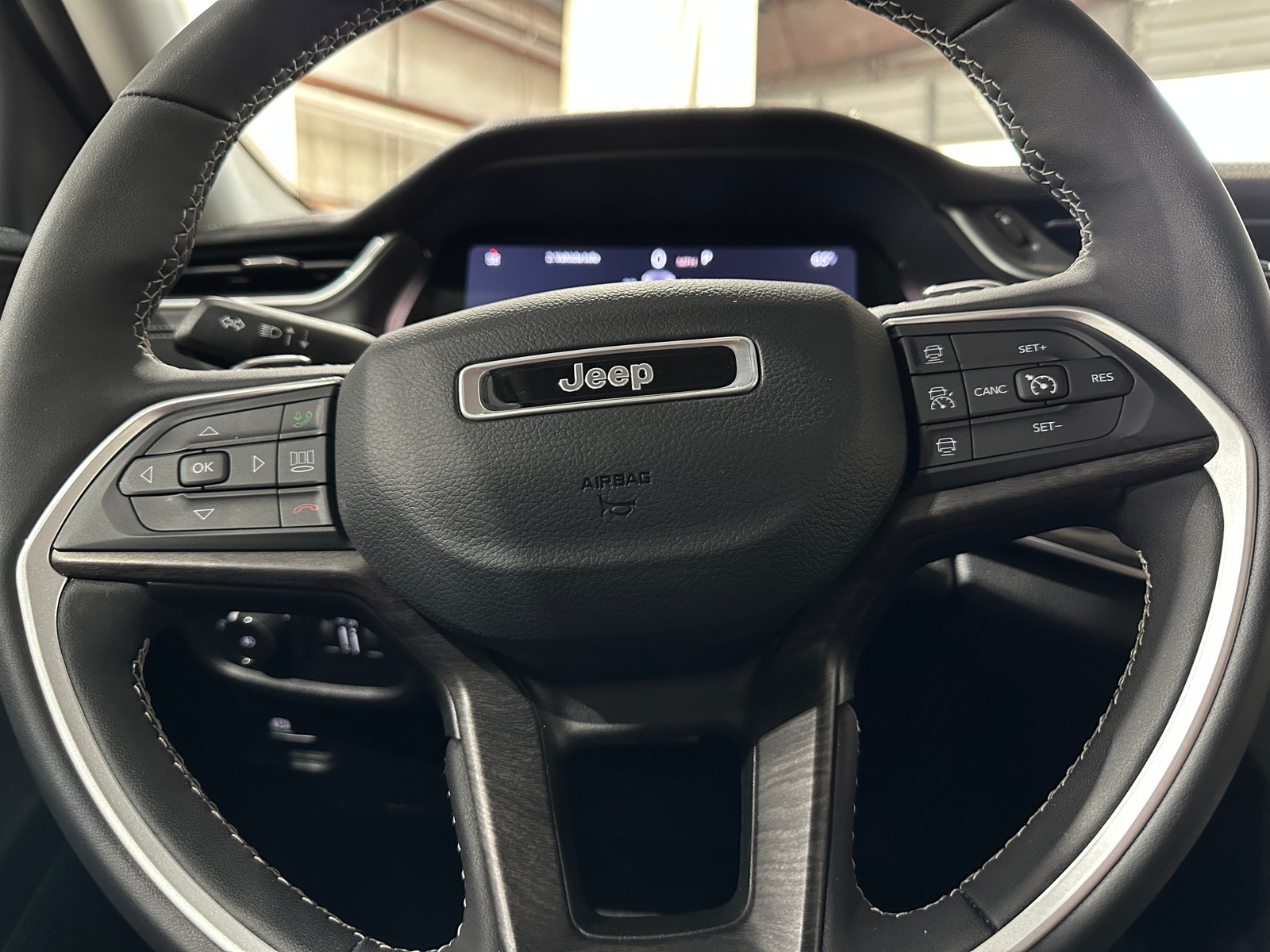 Thumbnail: 2023 Jeep Grand Cherokee - 4