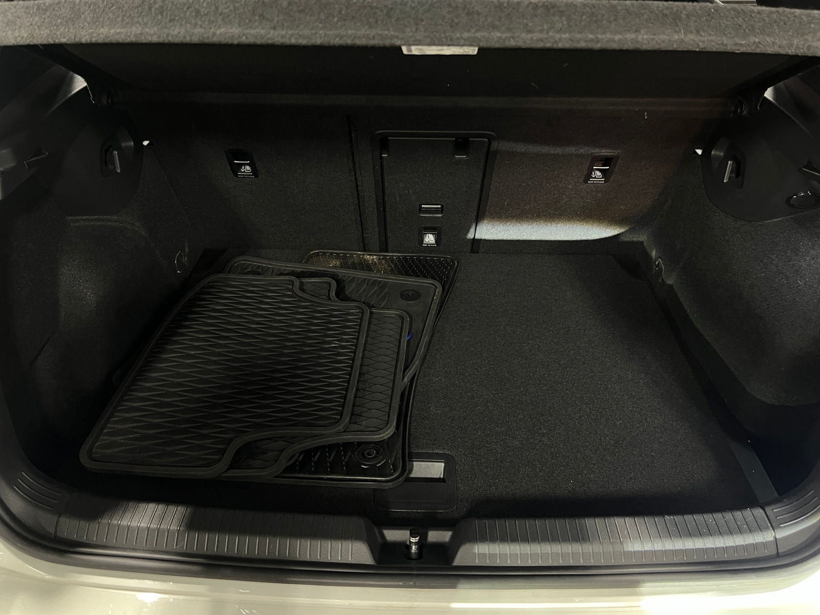 Thumbnail: 2022 Volkswagen Golf - 6