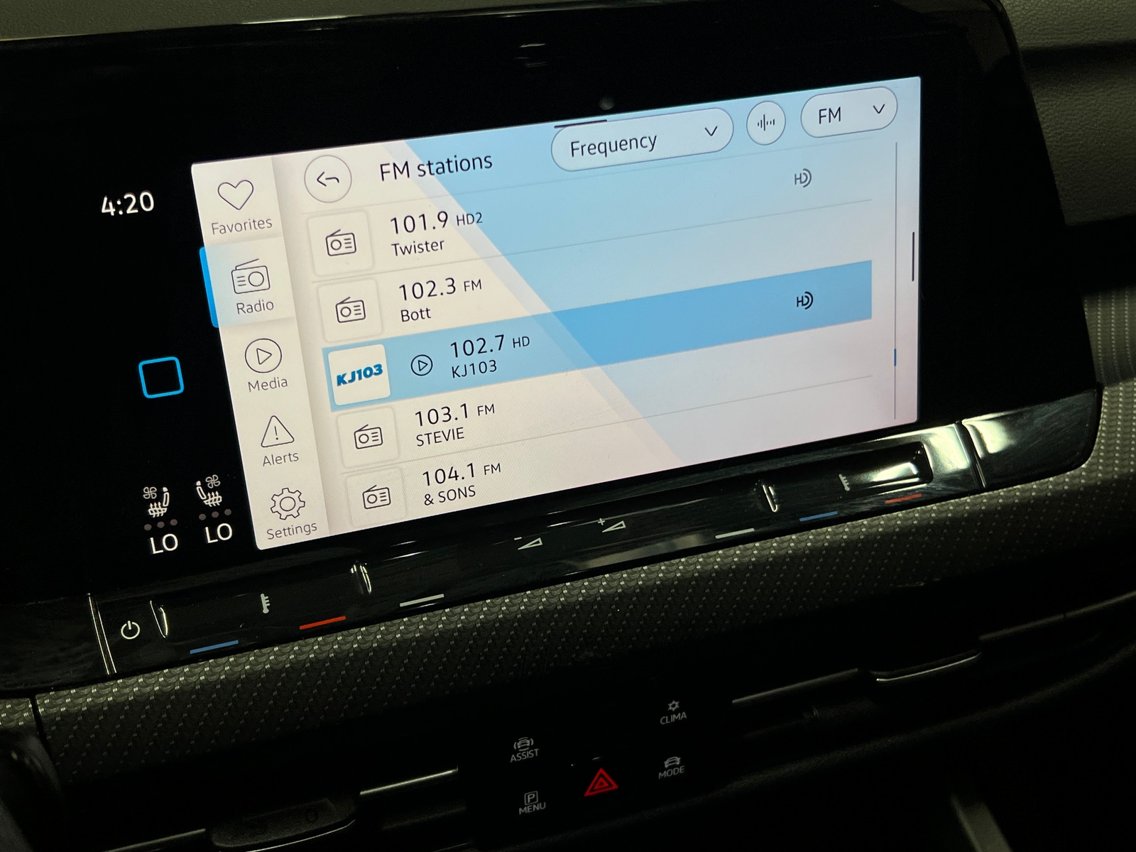 Thumbnail: 2022 Volkswagen Golf - 3