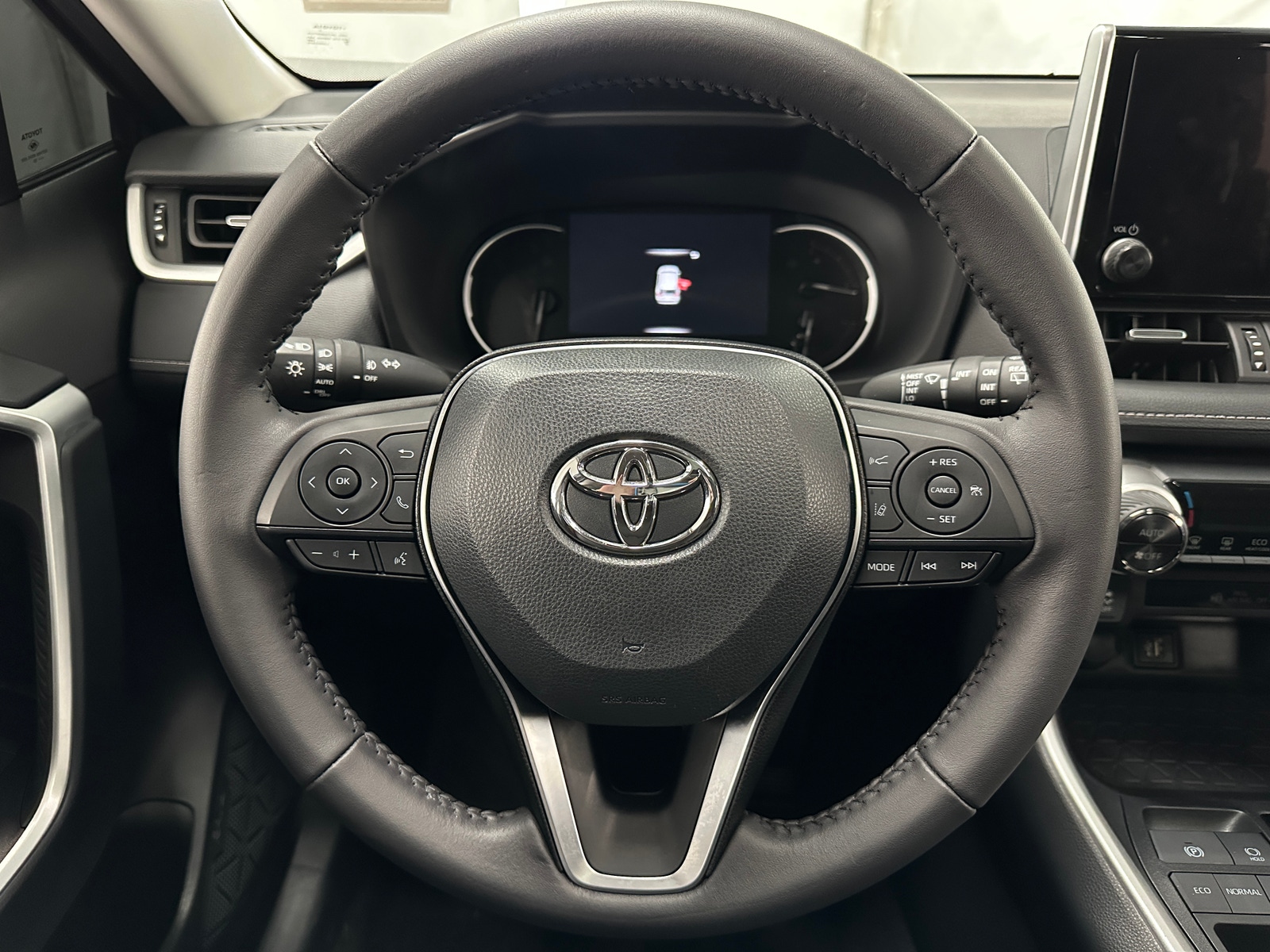 Thumbnail: 2025 Toyota RAV4 - 4