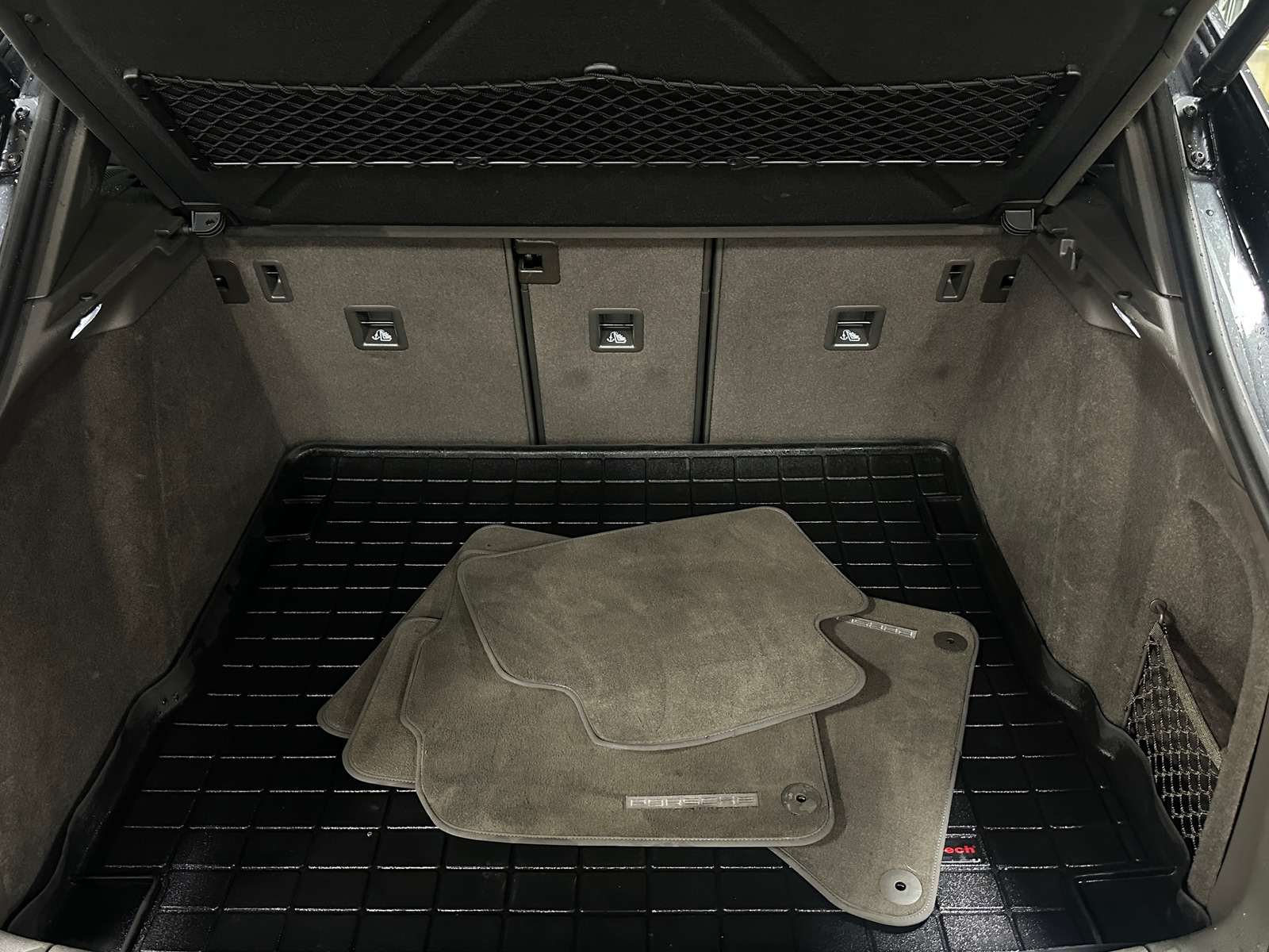 Thumbnail: 2020 Porsche Macan - 6