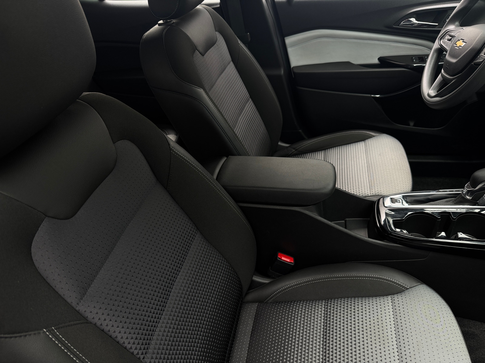 Thumbnail: 2025 Chevrolet Trax - 2