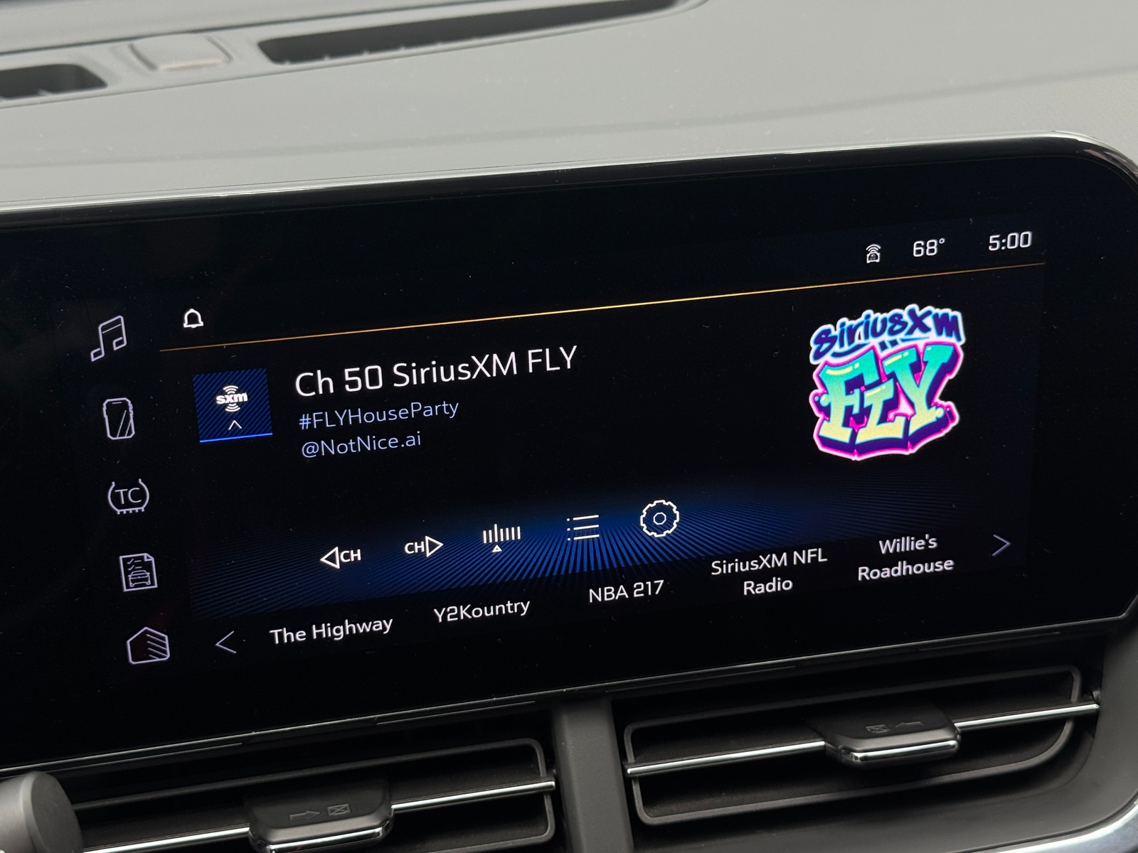 Thumbnail: 2025 Chevrolet Trax - 4