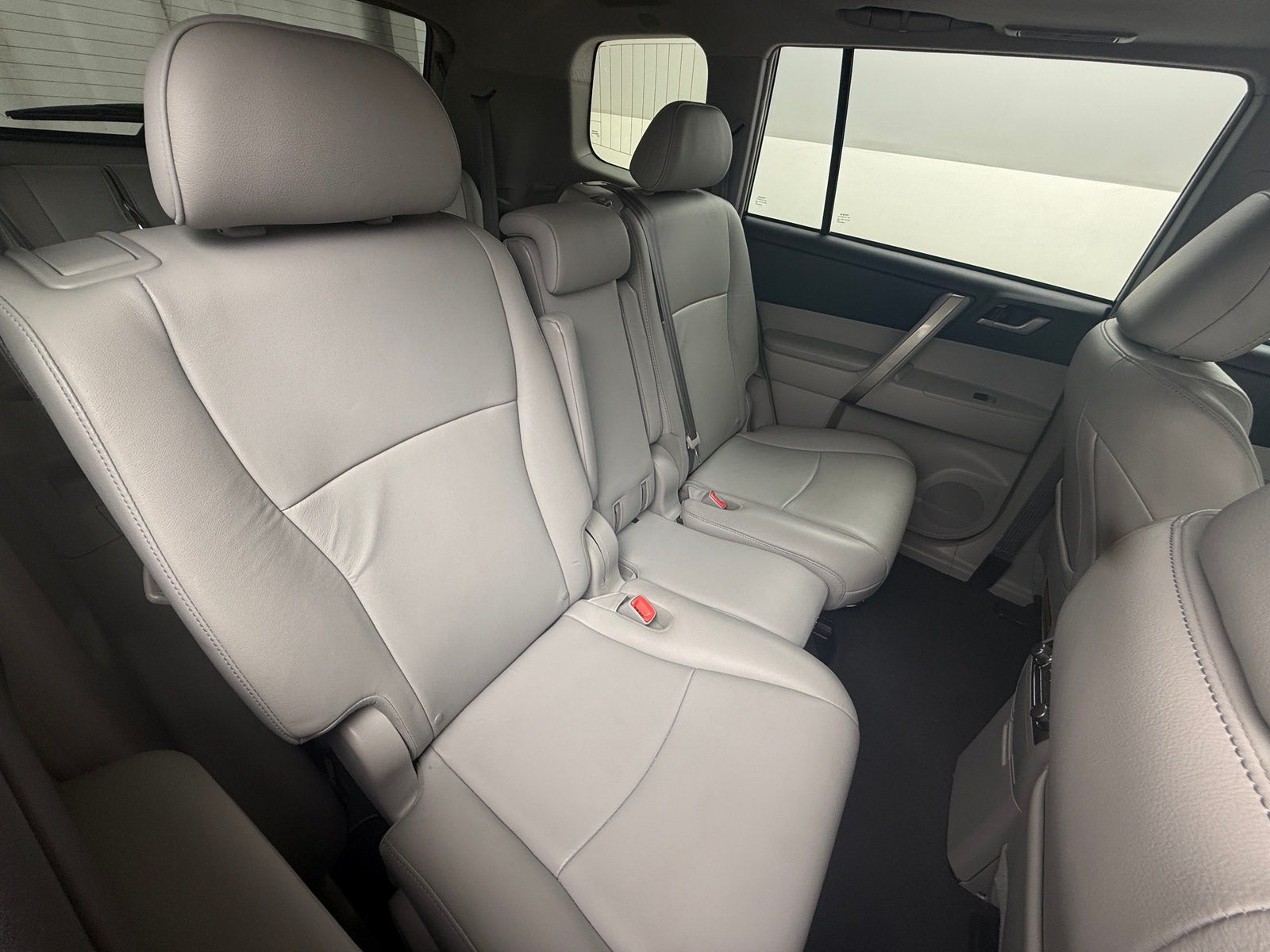 Thumbnail: 2013 Toyota Highlander - 6