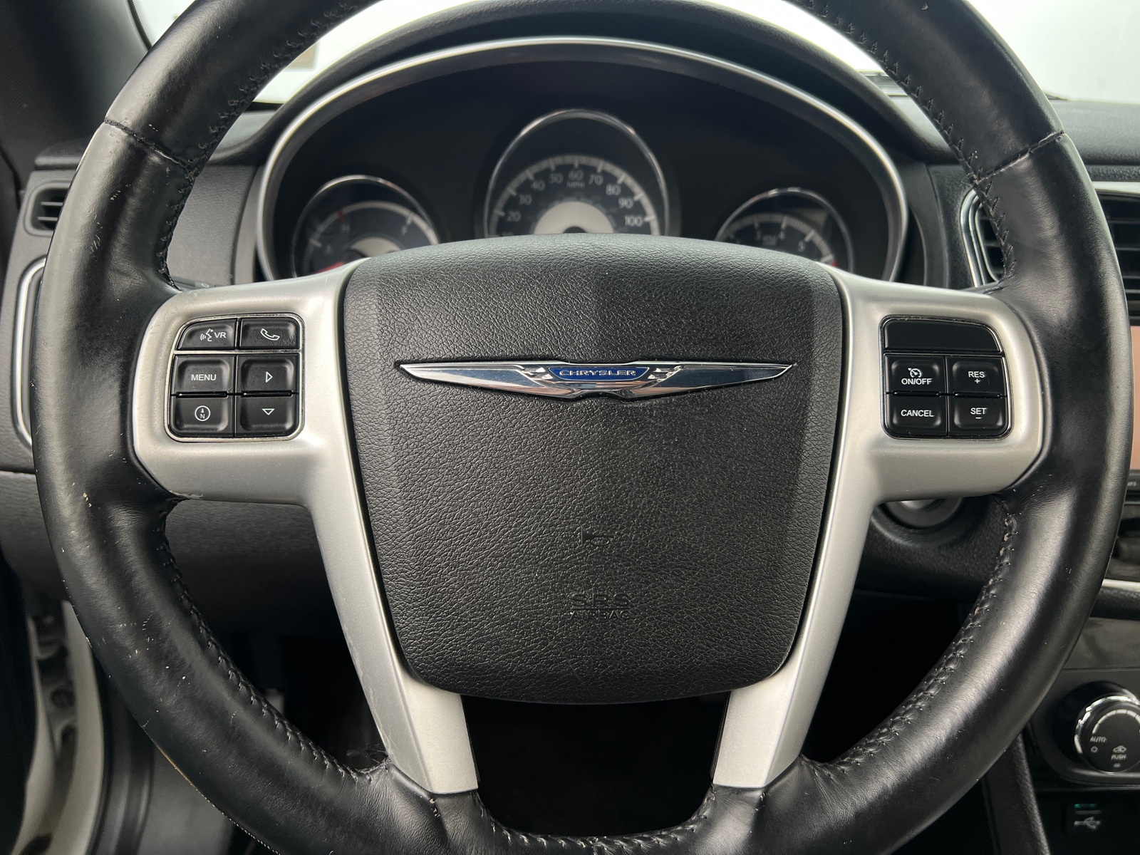 Thumbnail: 2013 Chrysler 200 - 4