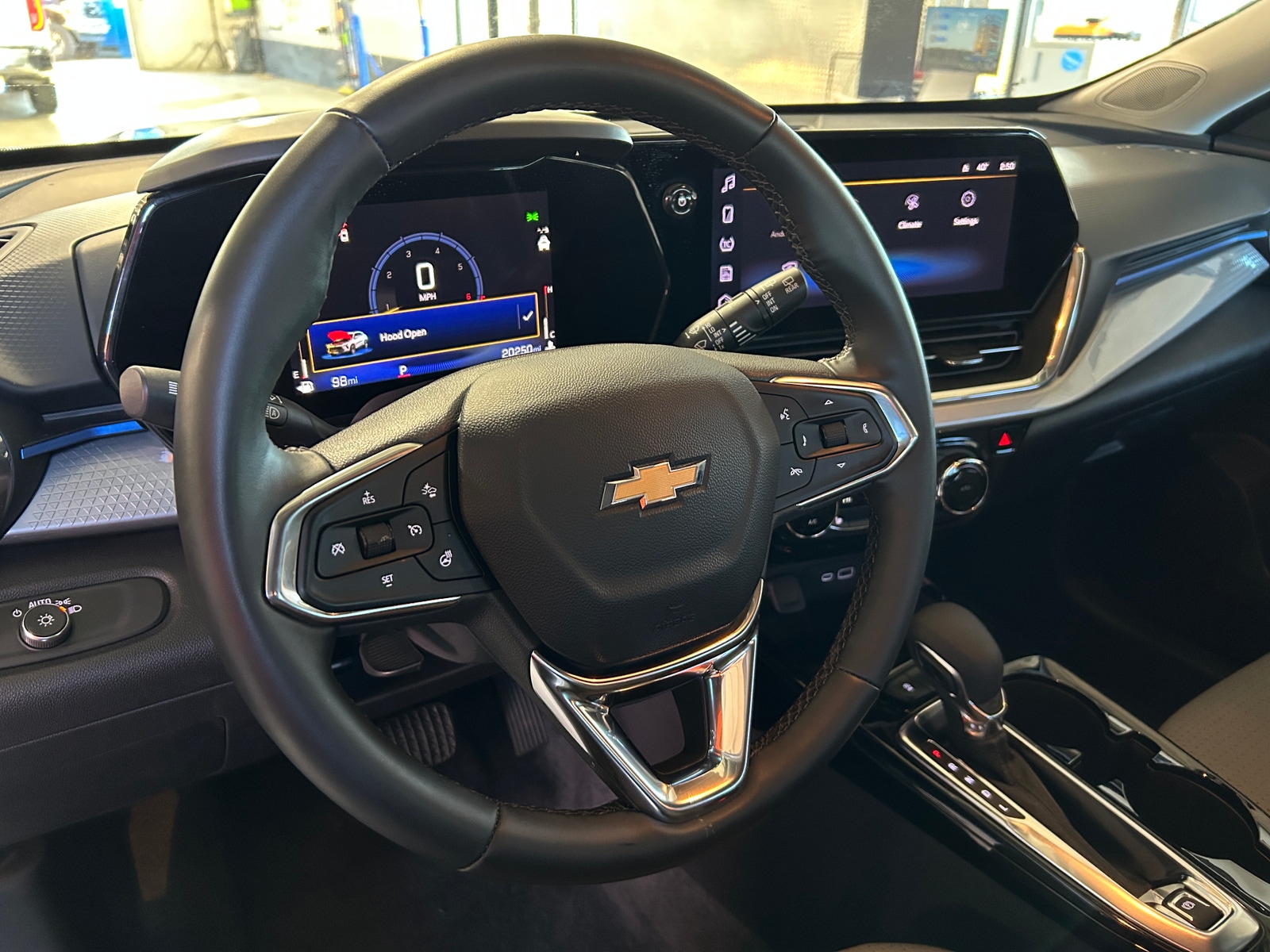 Thumbnail: 2025 Chevrolet Trax - 5