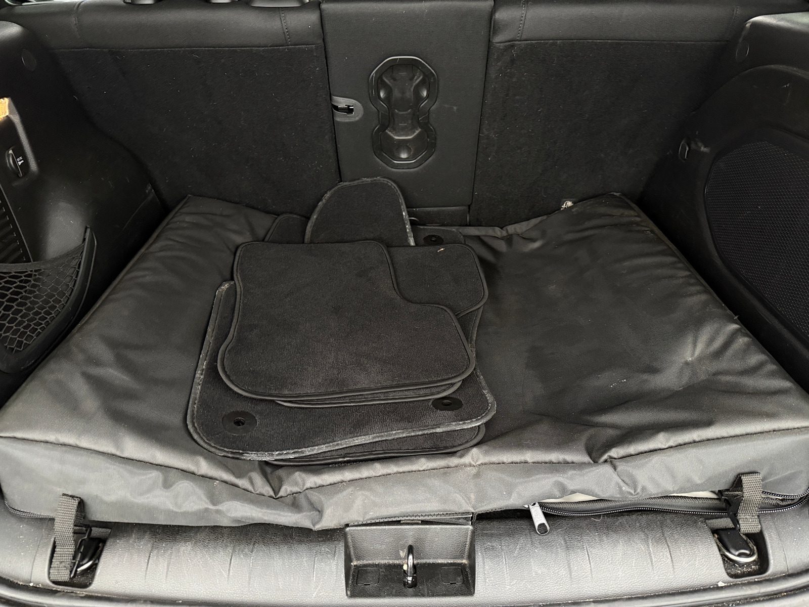 Thumbnail: 2015 Jeep Renegade - 7