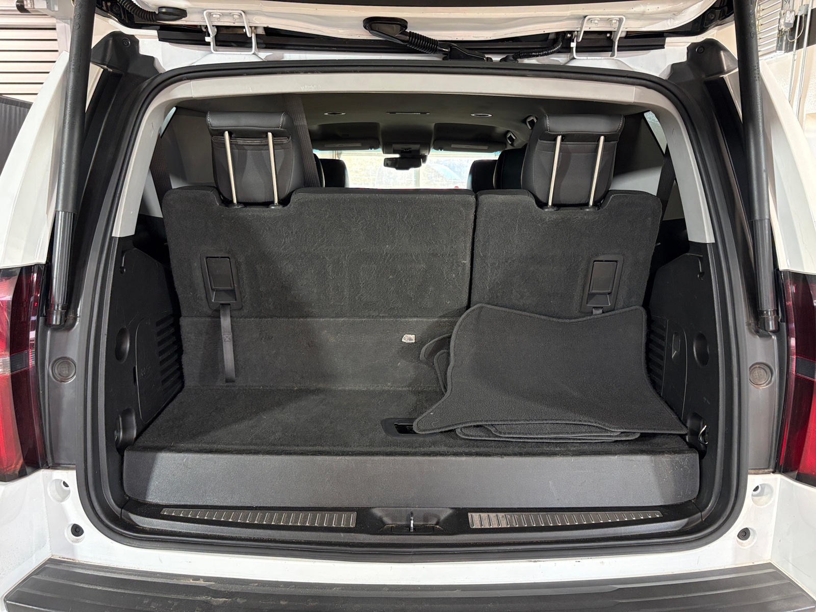 Thumbnail: 2019 Chevrolet Tahoe - 6