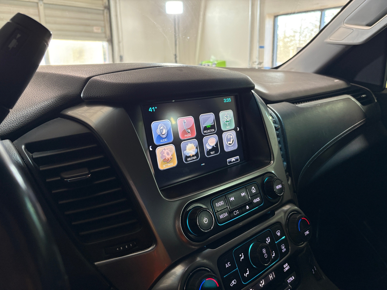 Thumbnail: 2019 Chevrolet Tahoe - 3