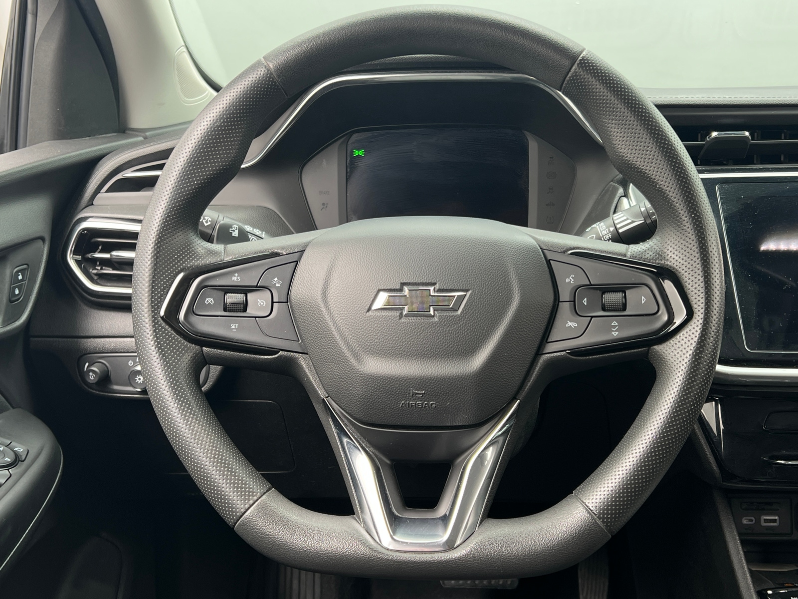 Thumbnail: 2023 Chevrolet Bolt EUV - 5