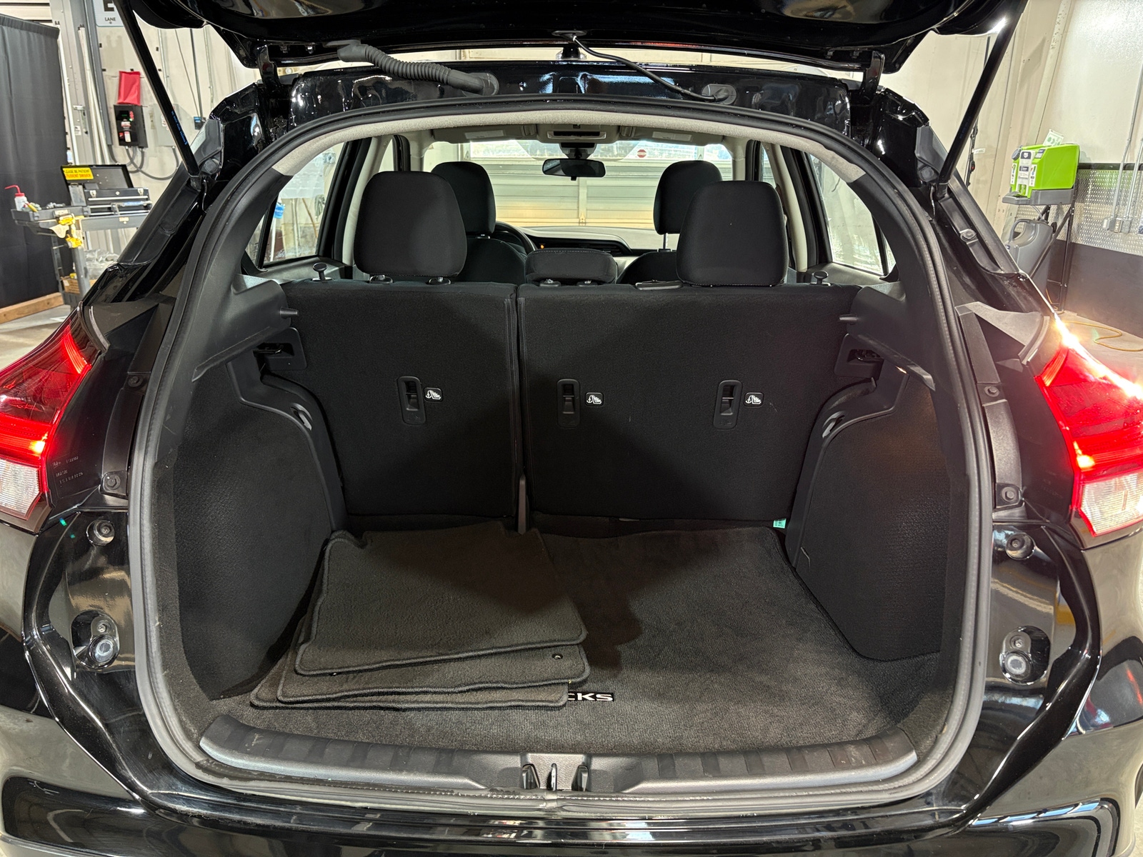 Thumbnail: 2024 Nissan Kicks - 7