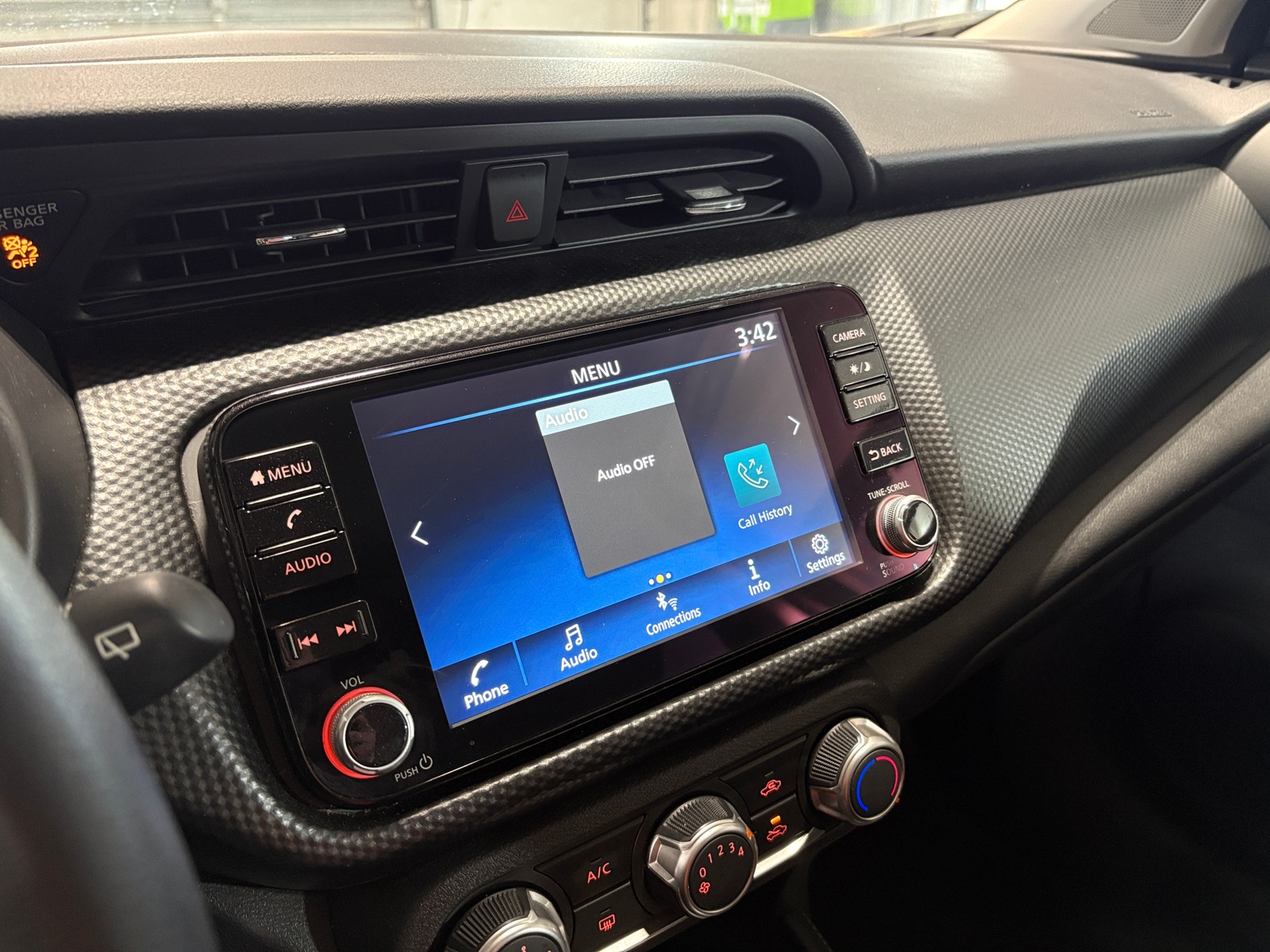 Thumbnail: 2024 Nissan Kicks - 4