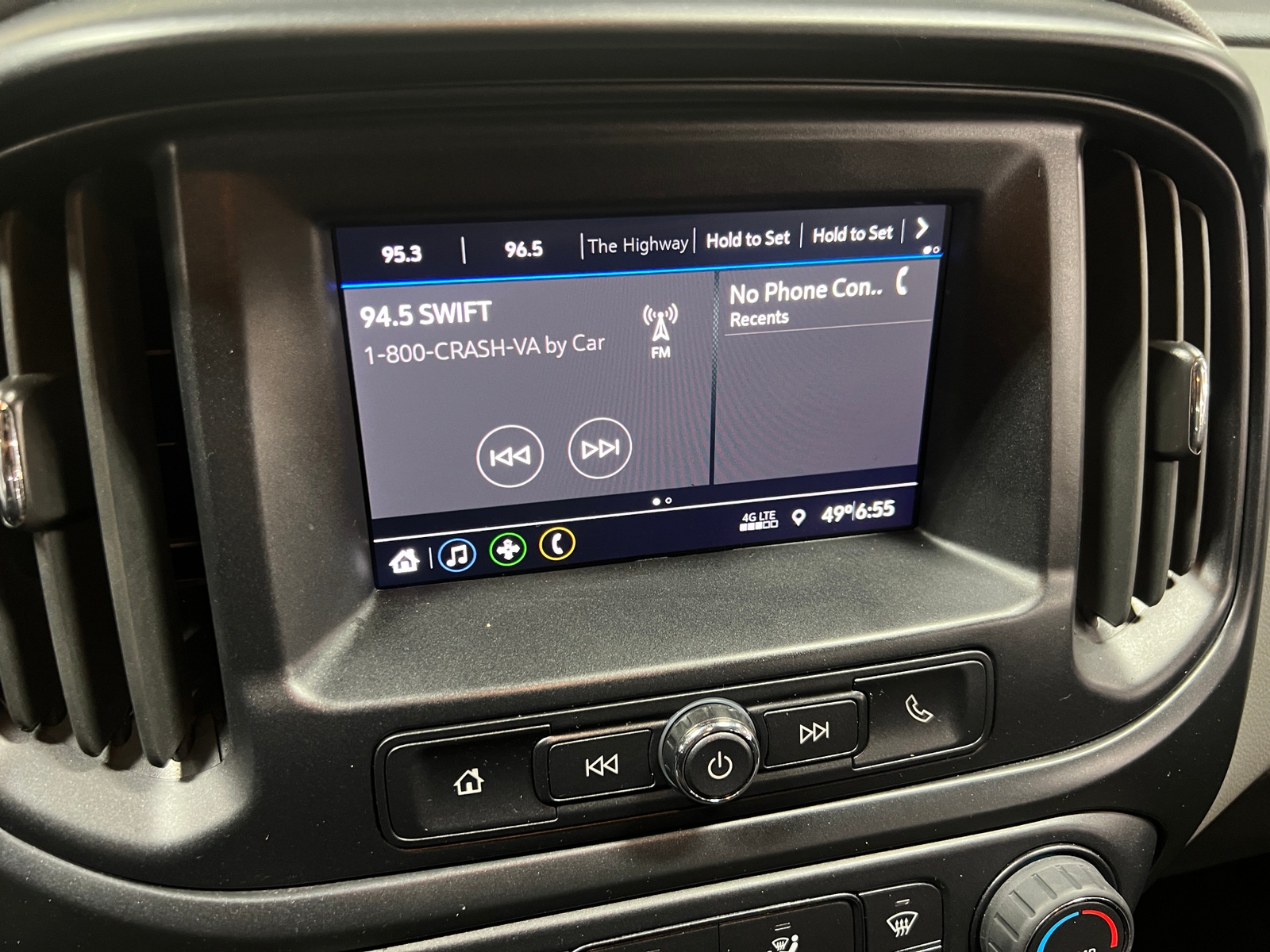 Thumbnail: 2022 Chevrolet Colorado - 4