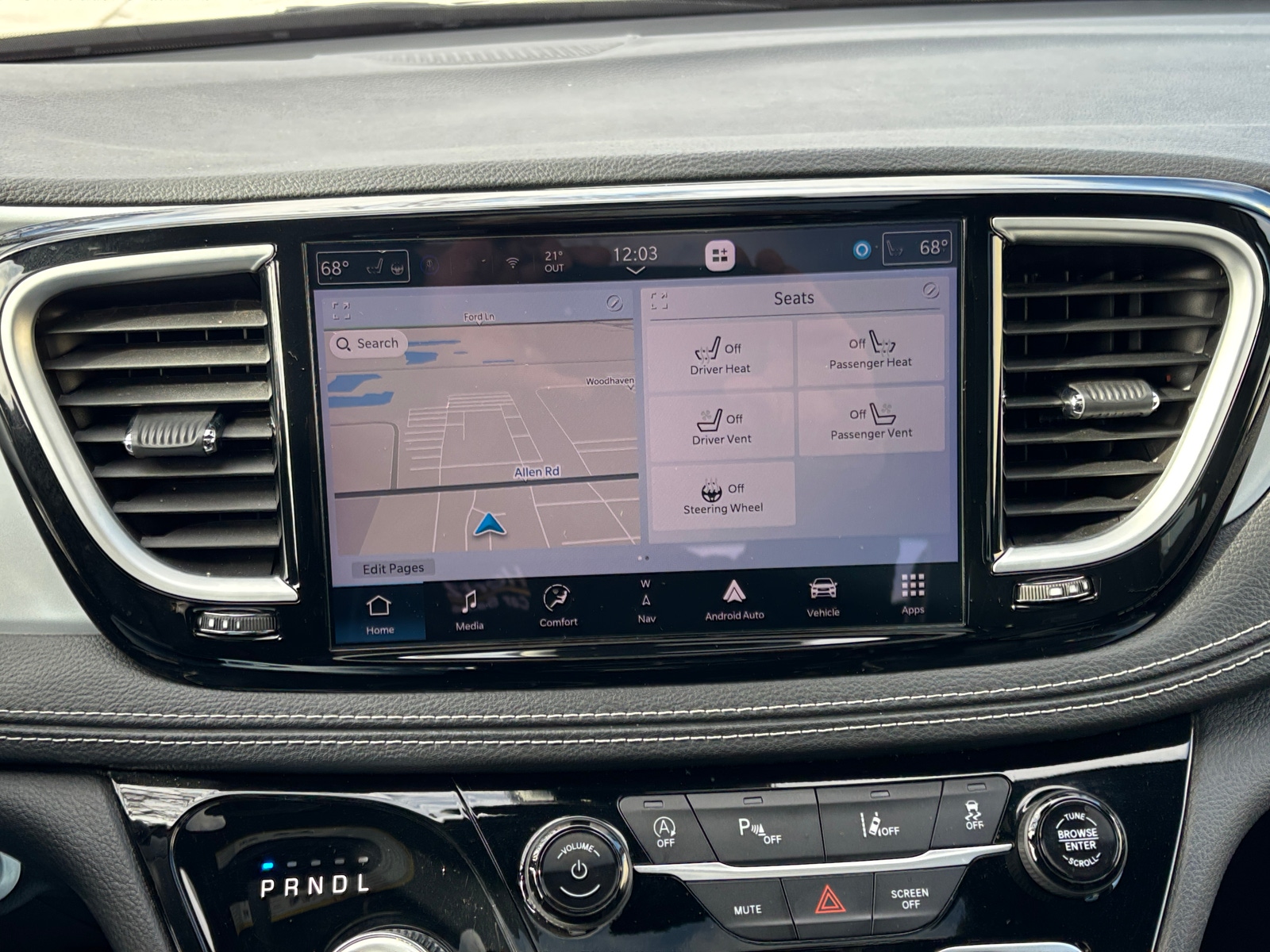 Thumbnail: 2025 Chrysler Pacifica - 3