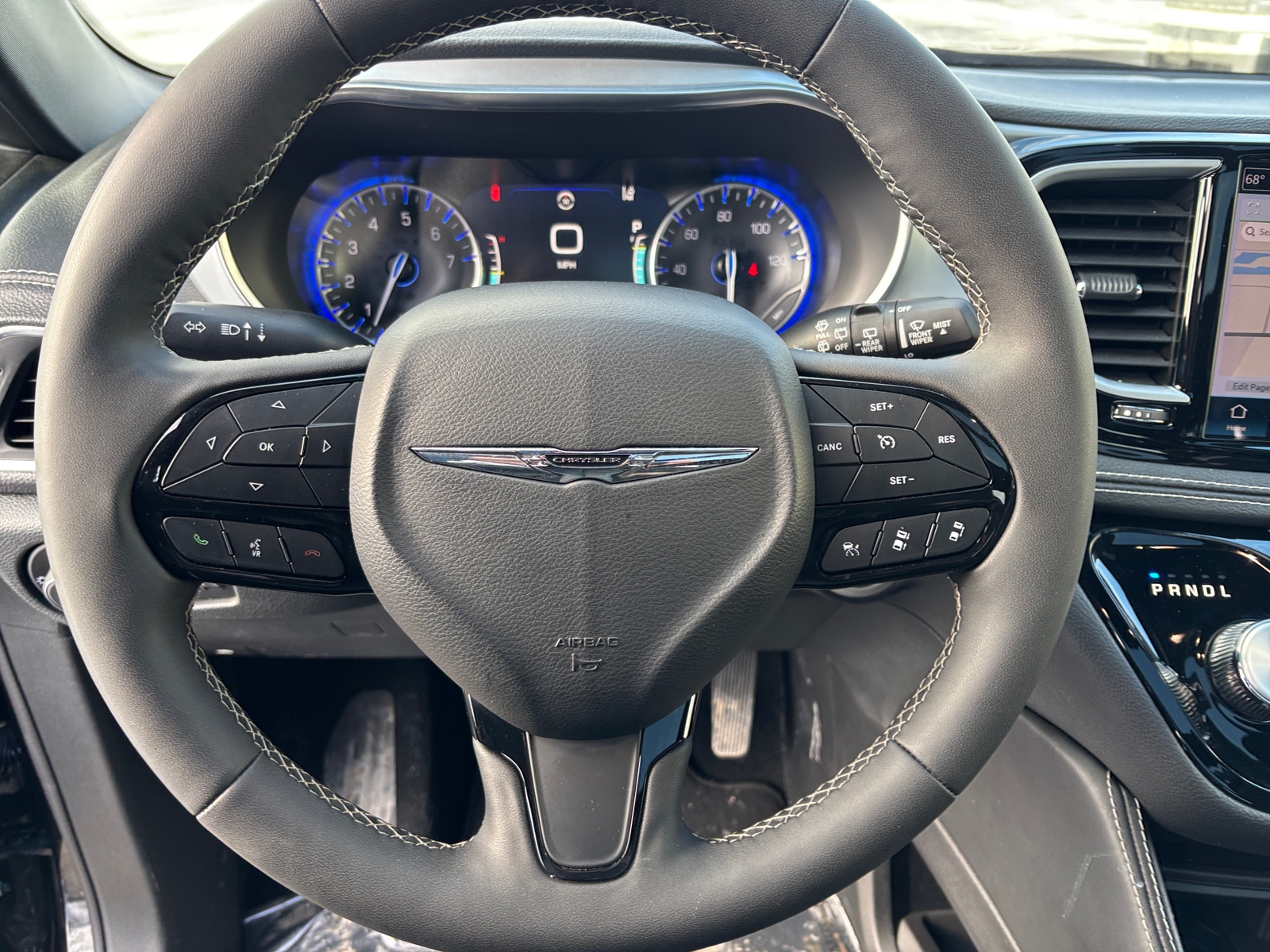 Thumbnail: 2025 Chrysler Pacifica - 4