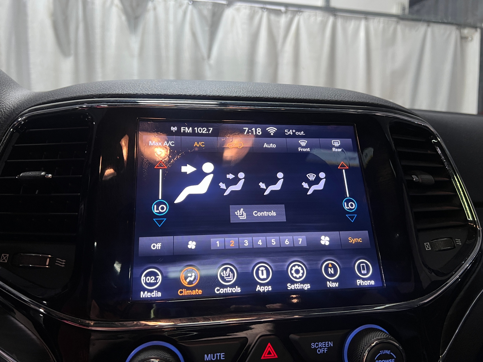 Thumbnail: 2020 Jeep Grand Cherokee - 3