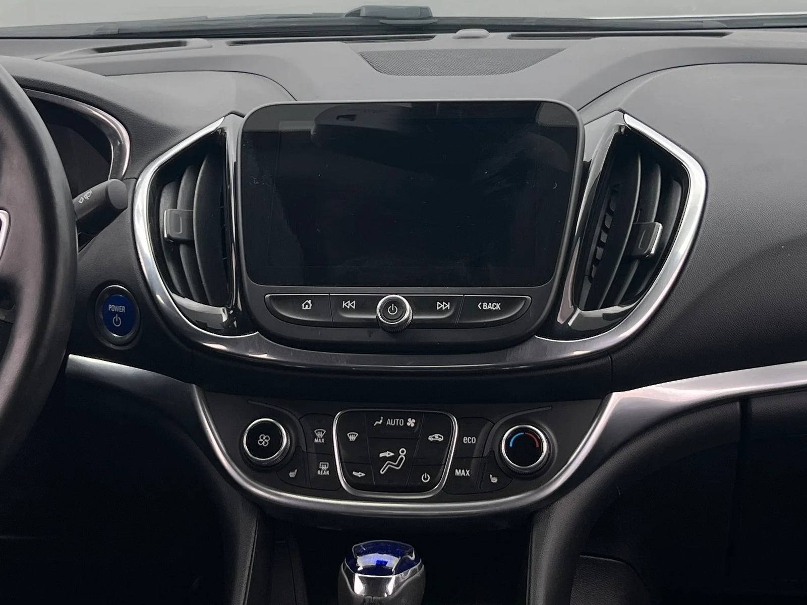 Thumbnail: 2017 Chevrolet Volt - 3