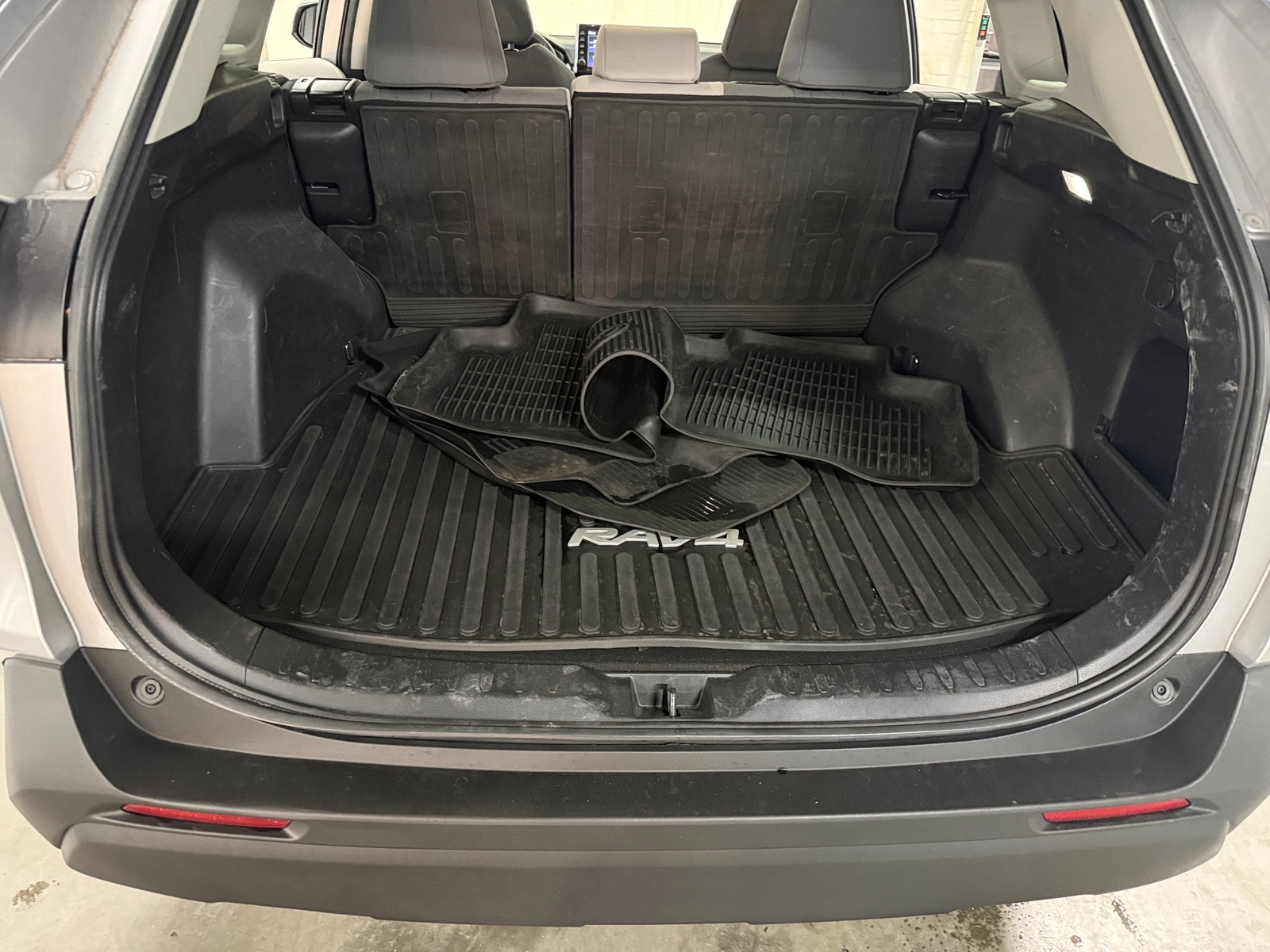 Thumbnail: 2022 Toyota RAV4 - 7