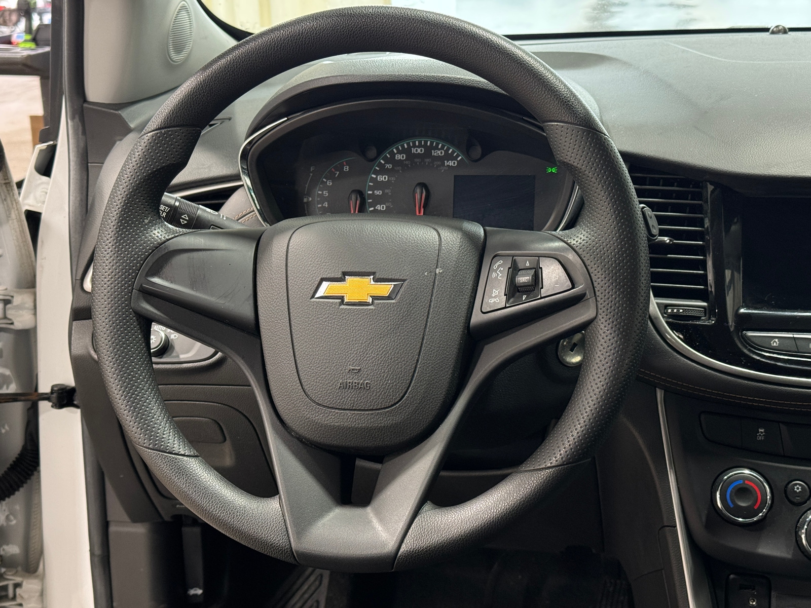 Thumbnail: 2018 Chevrolet Trax - 5