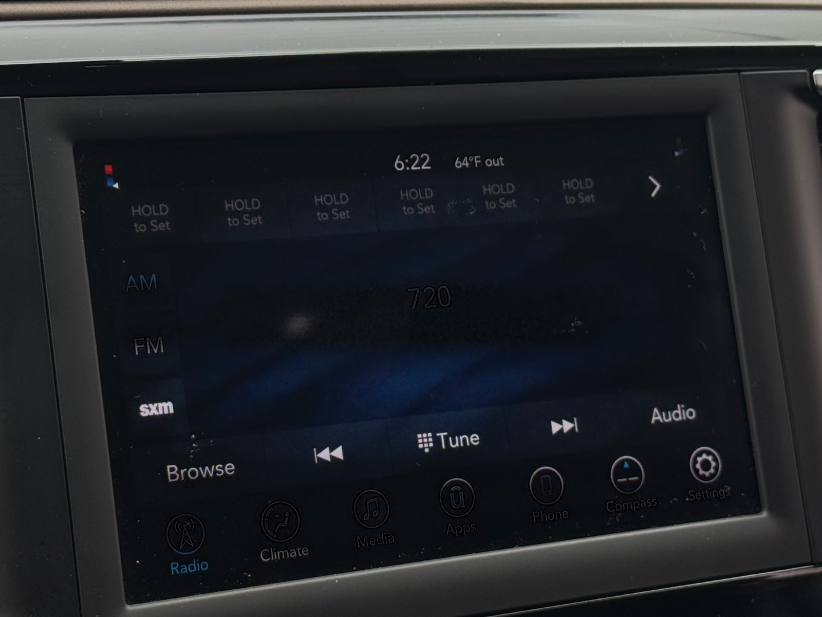 Thumbnail: 2021 Chrysler Voyager - 3