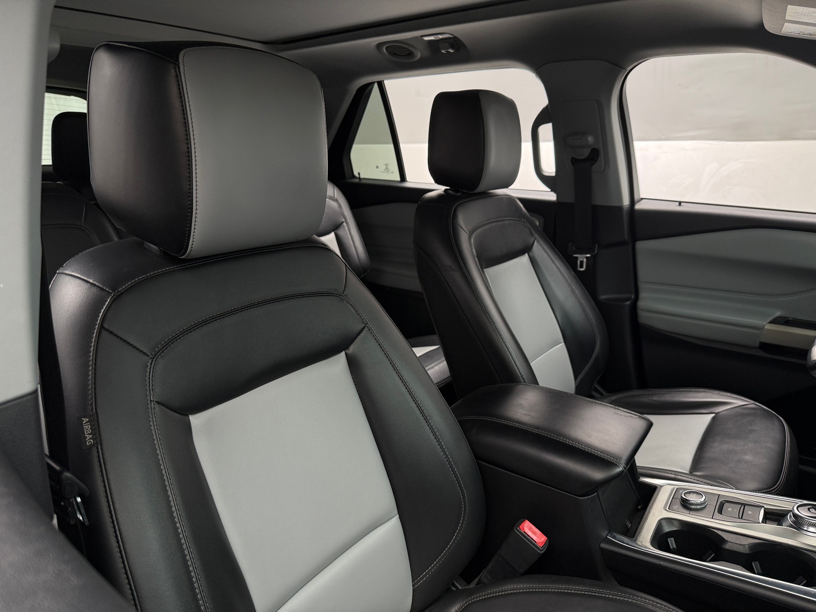 Thumbnail: 2022 Ford Explorer - 2