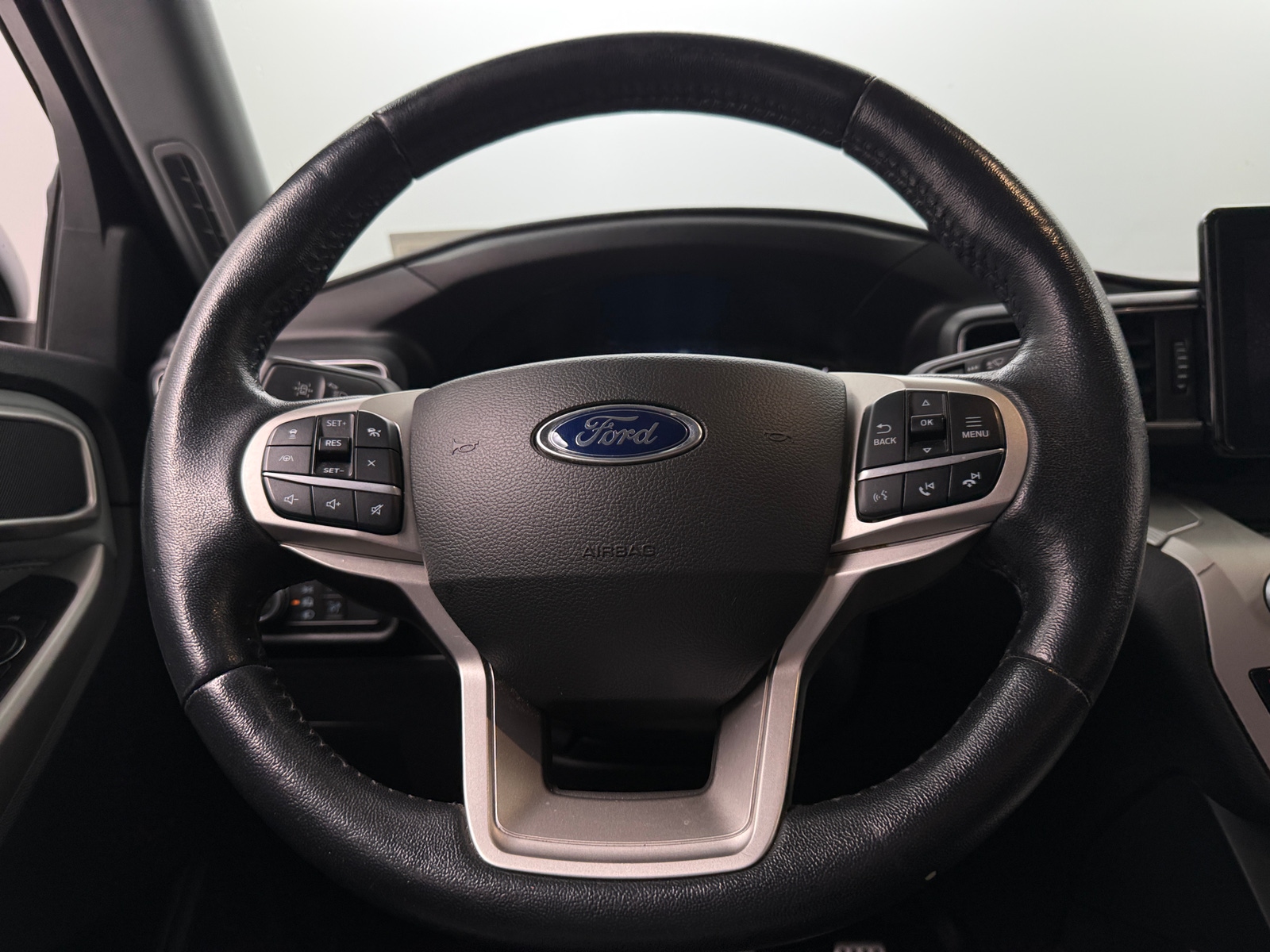 Thumbnail: 2022 Ford Explorer - 5