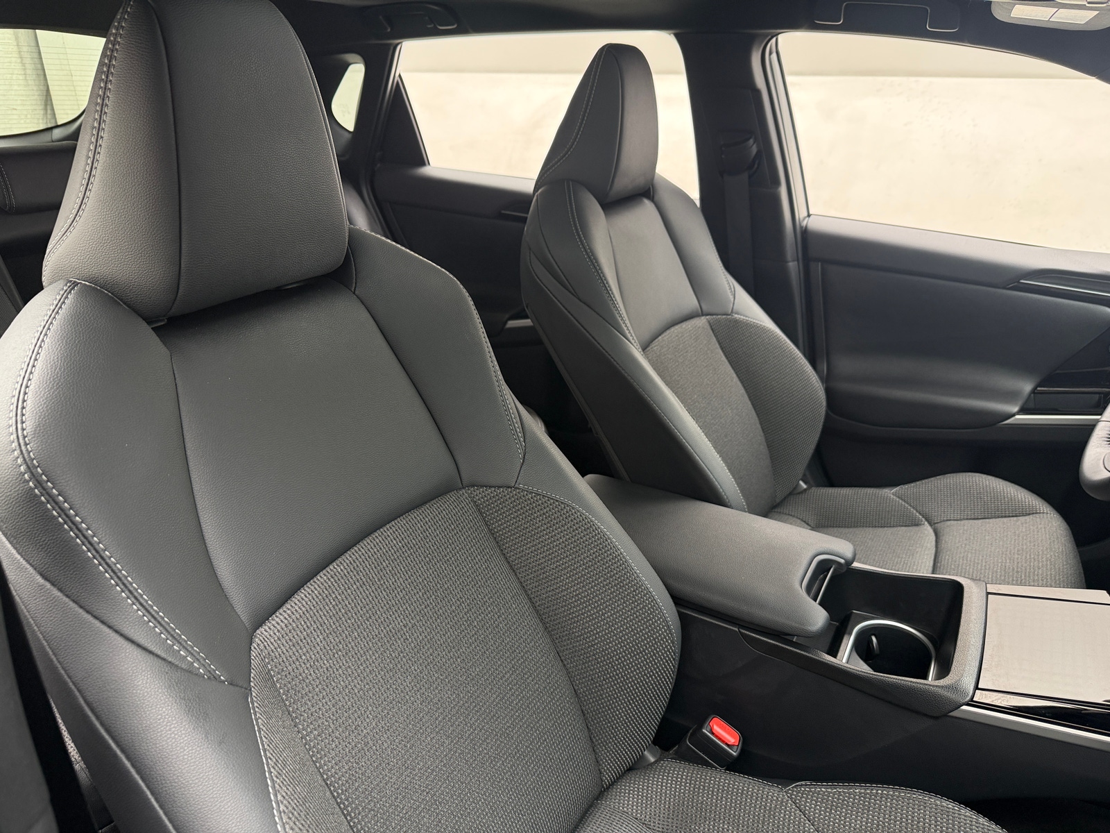 Thumbnail: 2024 Toyota bZ4X - 2