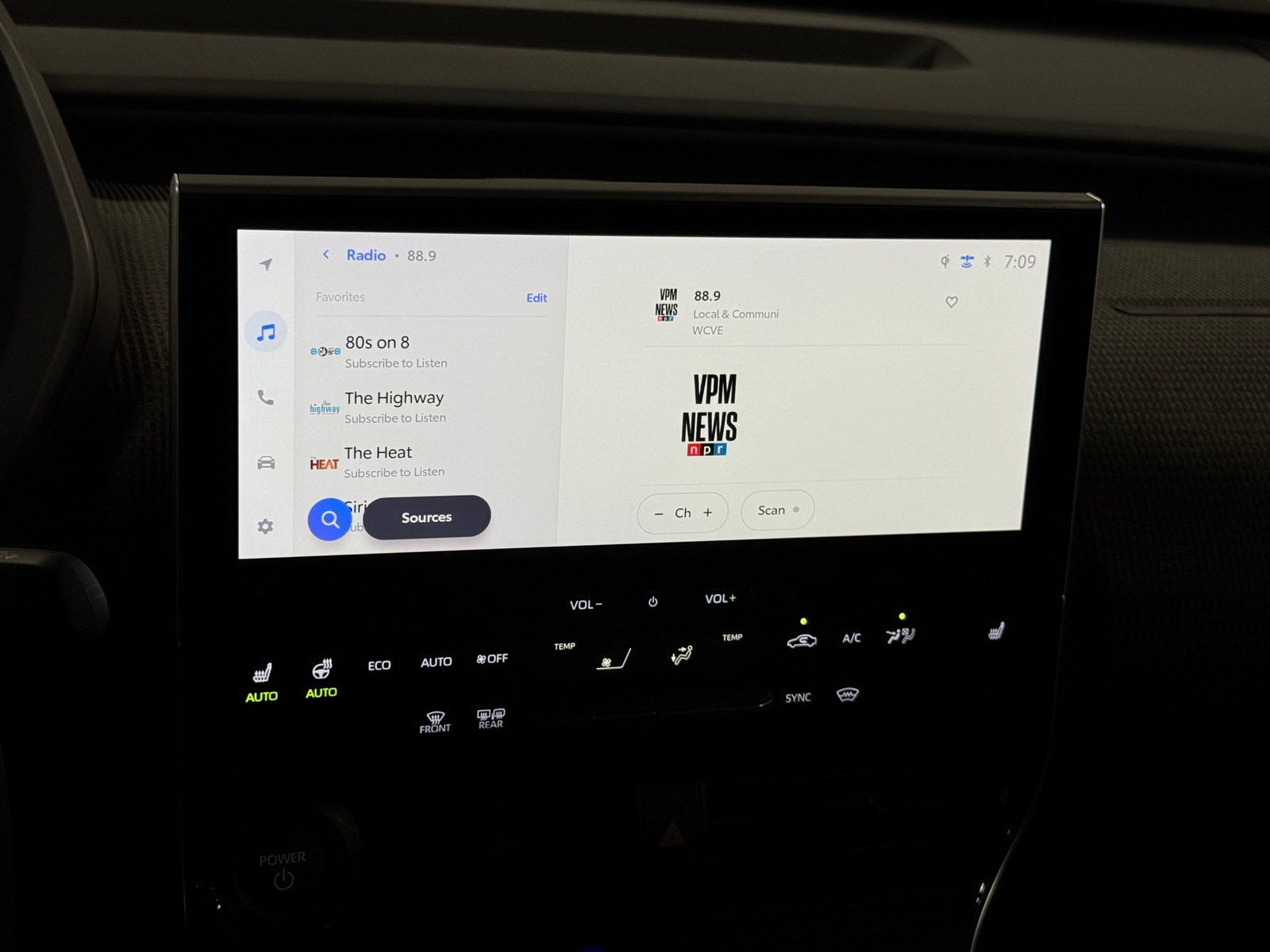 Thumbnail: 2024 Toyota bZ4X - 4