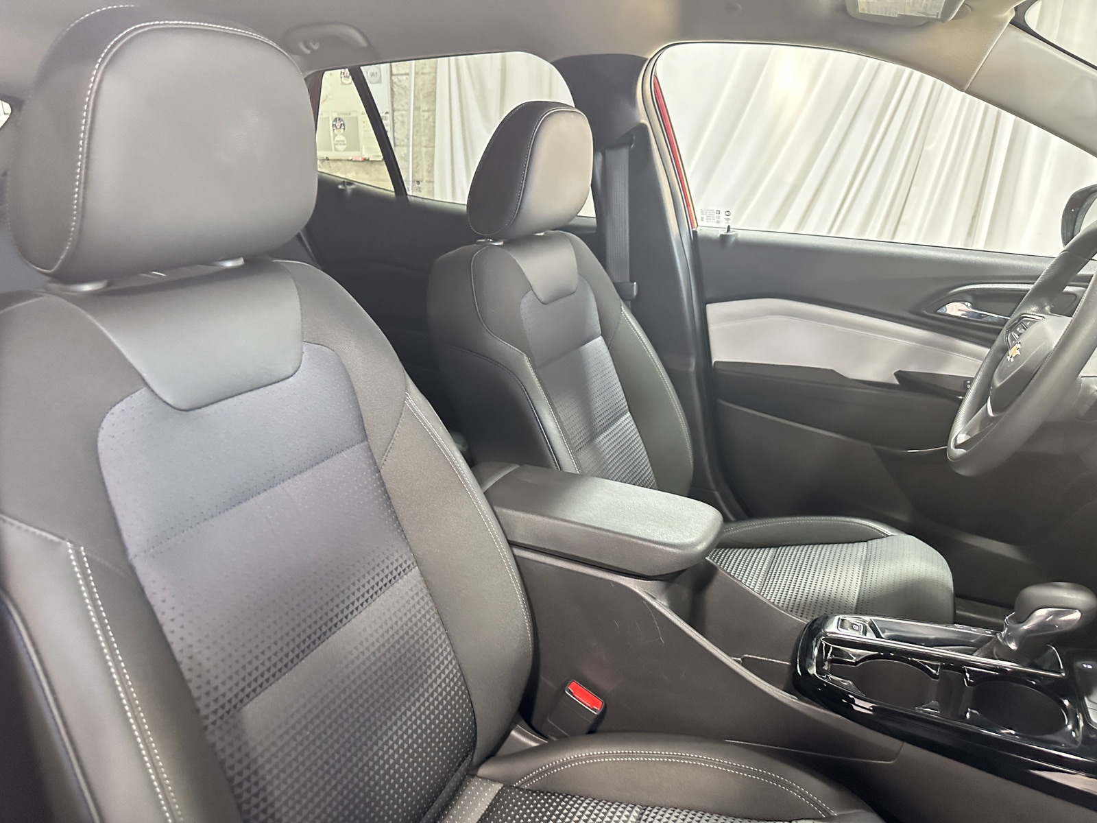 Thumbnail: 2025 Chevrolet Trax - 2