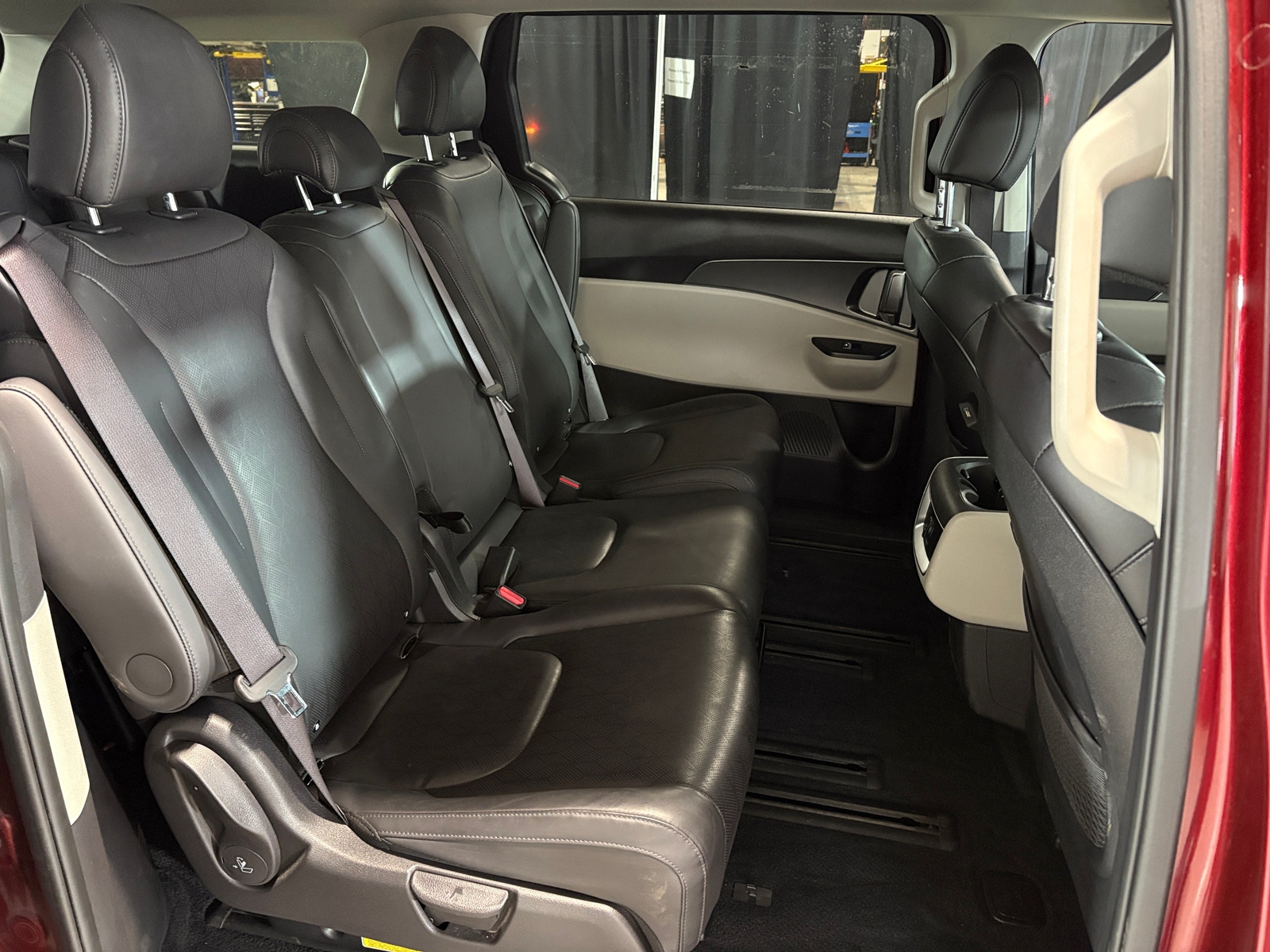 Thumbnail: 2024 Kia Carnival - 5