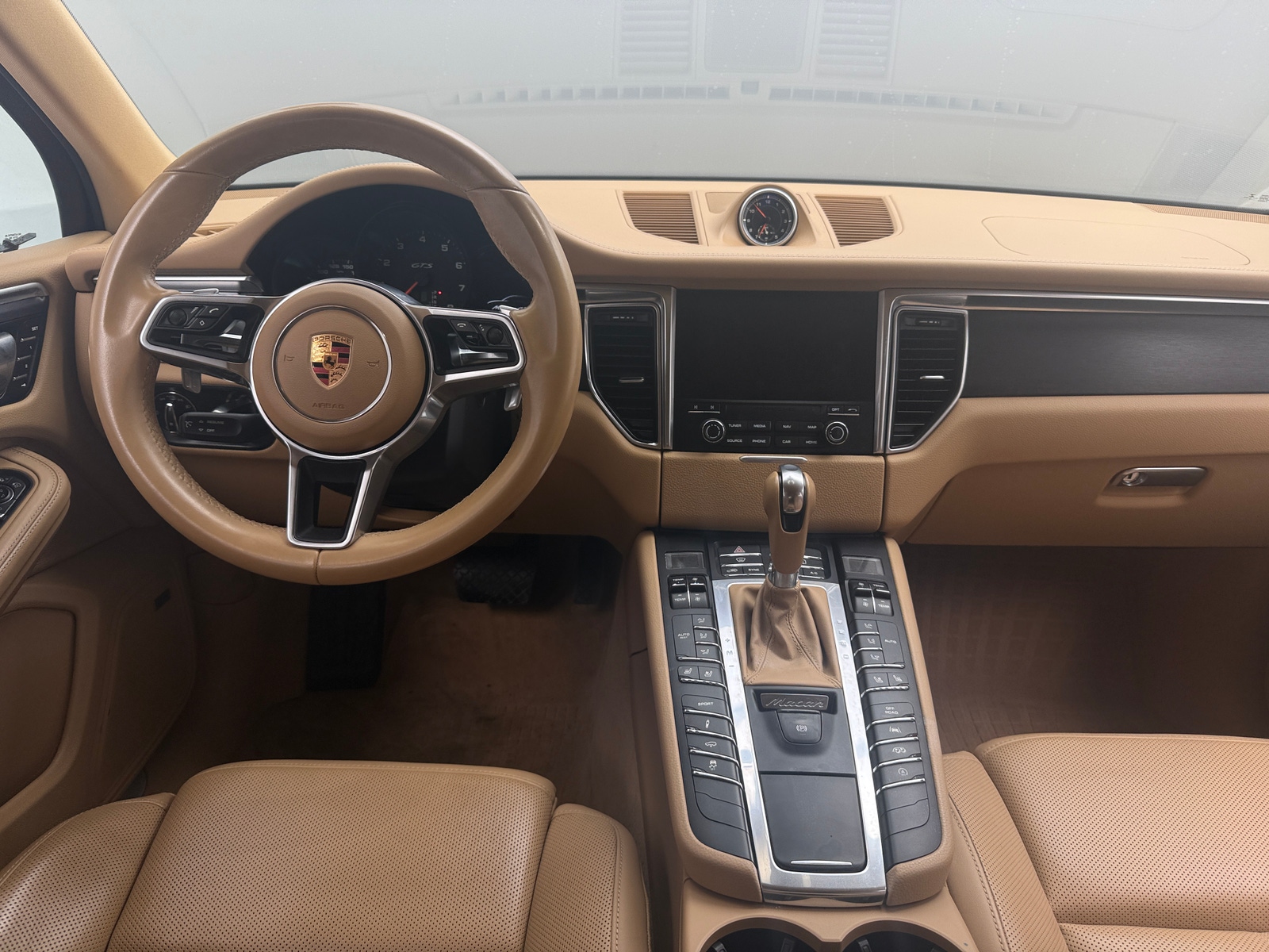 Thumbnail: 2017 Porsche Macan - 4