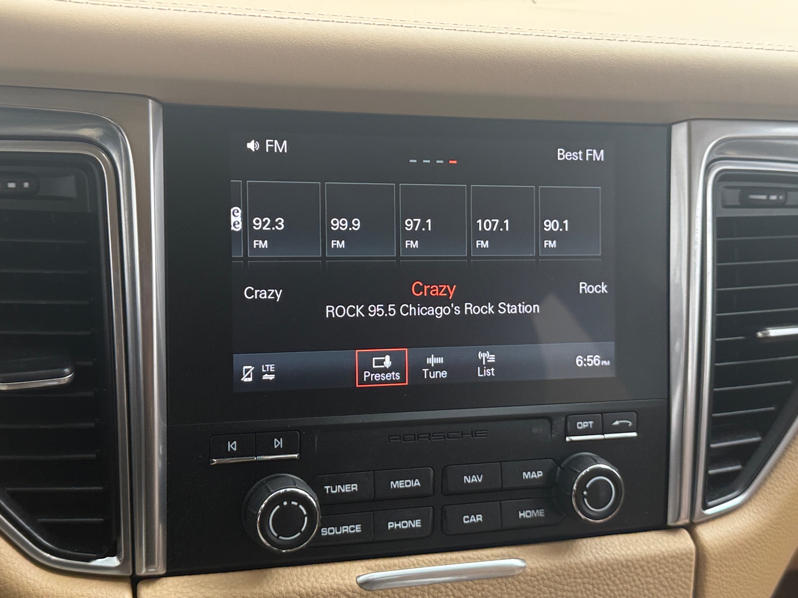 Thumbnail: 2017 Porsche Macan - 3