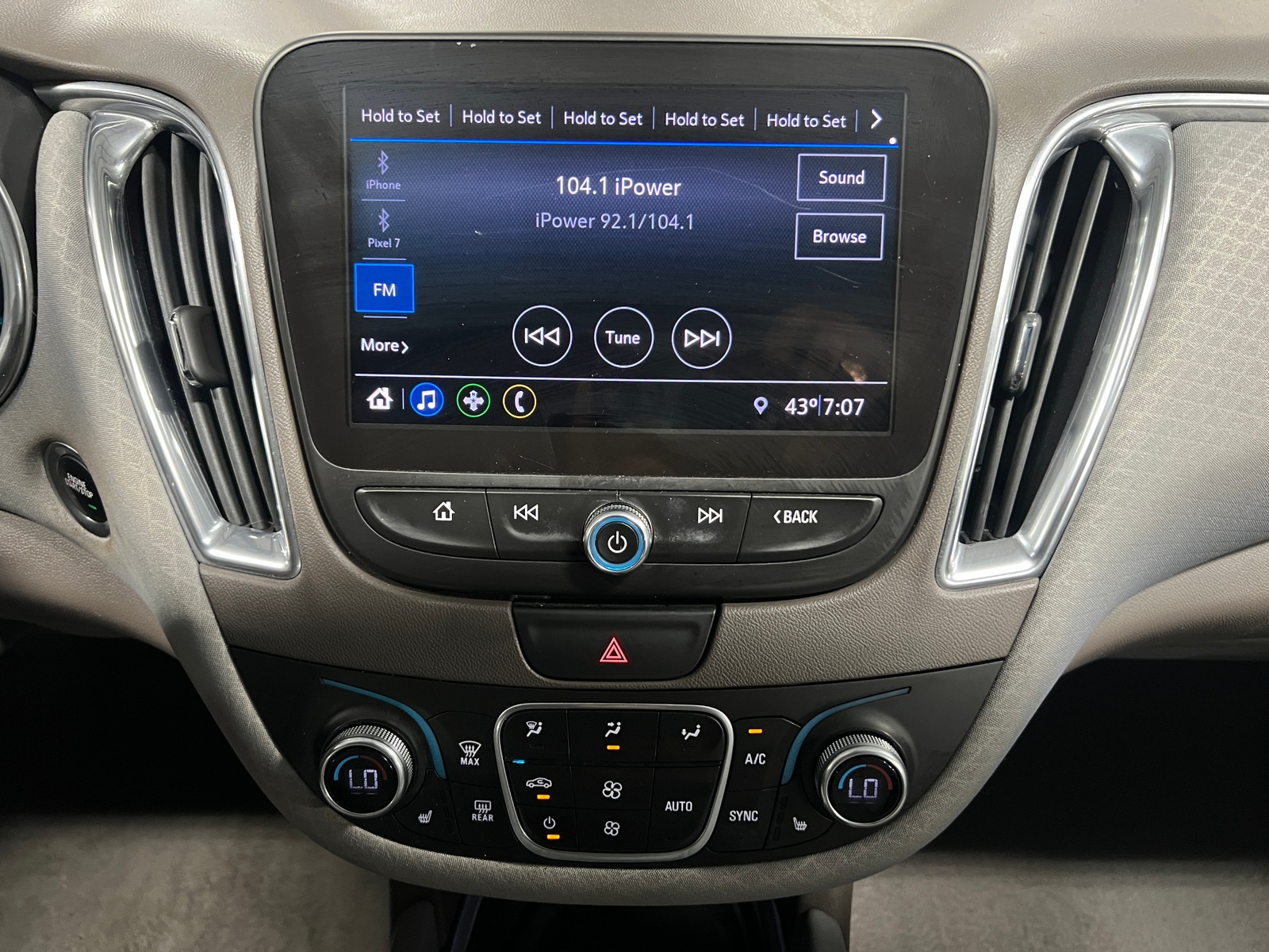 Thumbnail: 2019 Chevrolet Malibu - 4