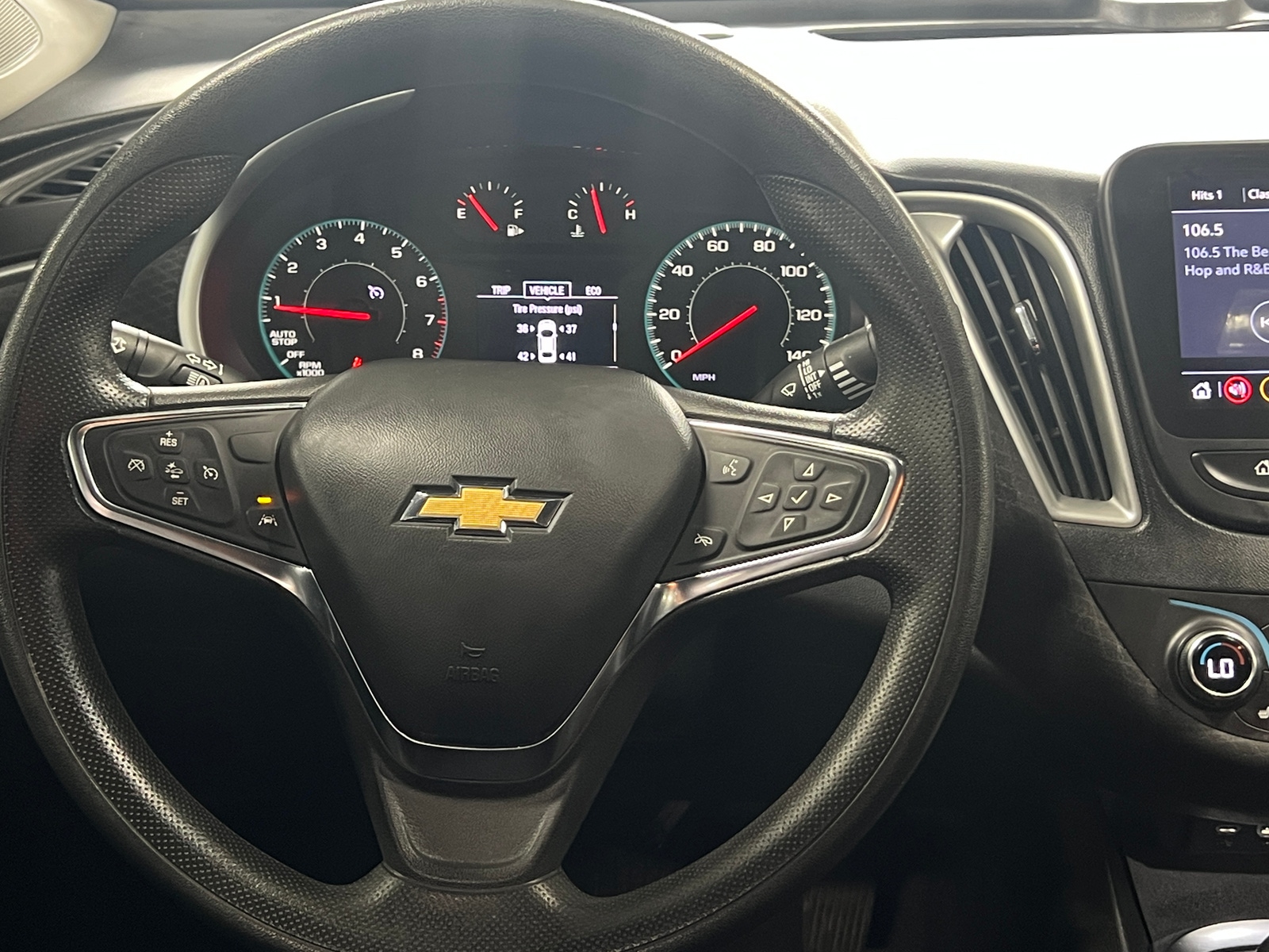 Thumbnail: 2023 Chevrolet Malibu - 5