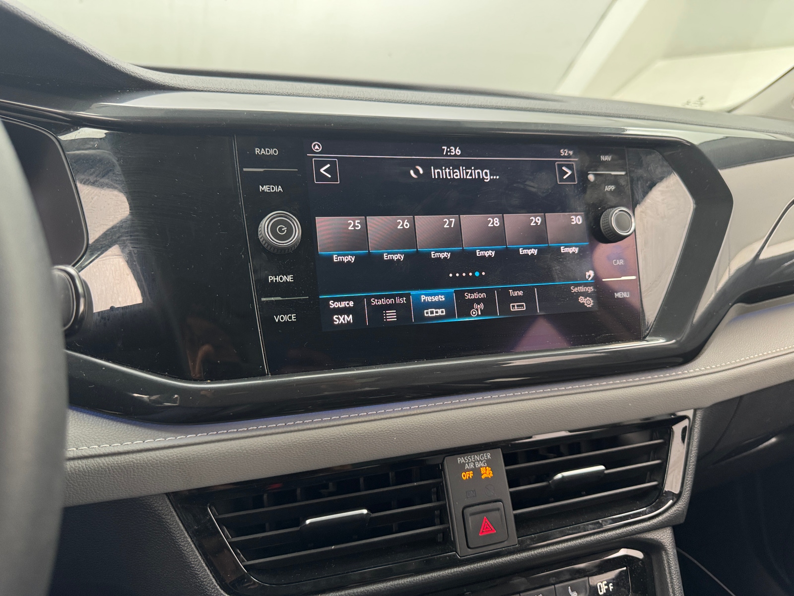 Thumbnail: 2022 Volkswagen Taos - 3