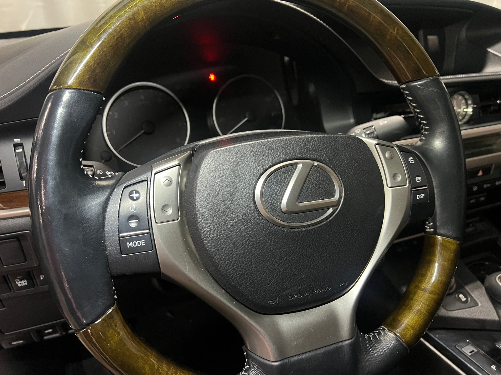 Thumbnail: 2013 Lexus ES - 4