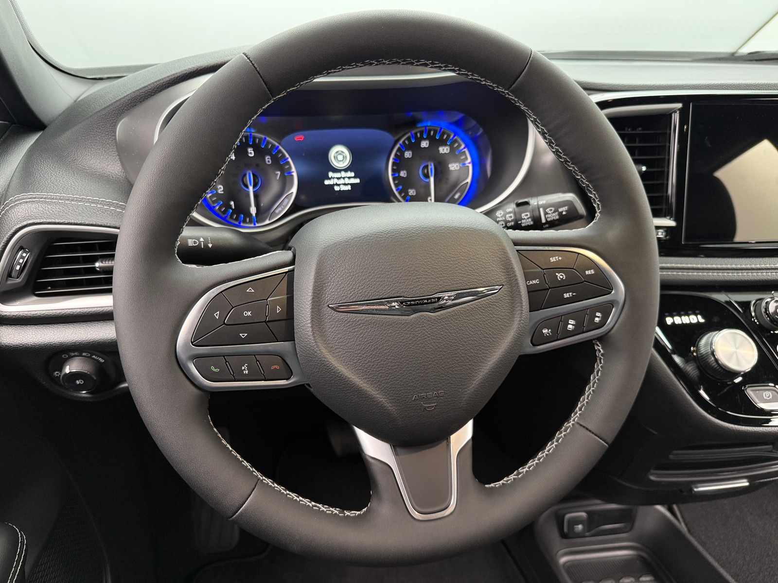 Thumbnail: 2026 Chrysler Pacifica - 4