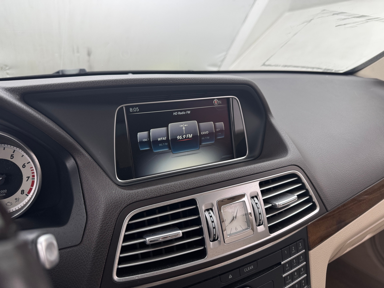 Thumbnail: 2017 Mercedes-Benz E-Class - 2