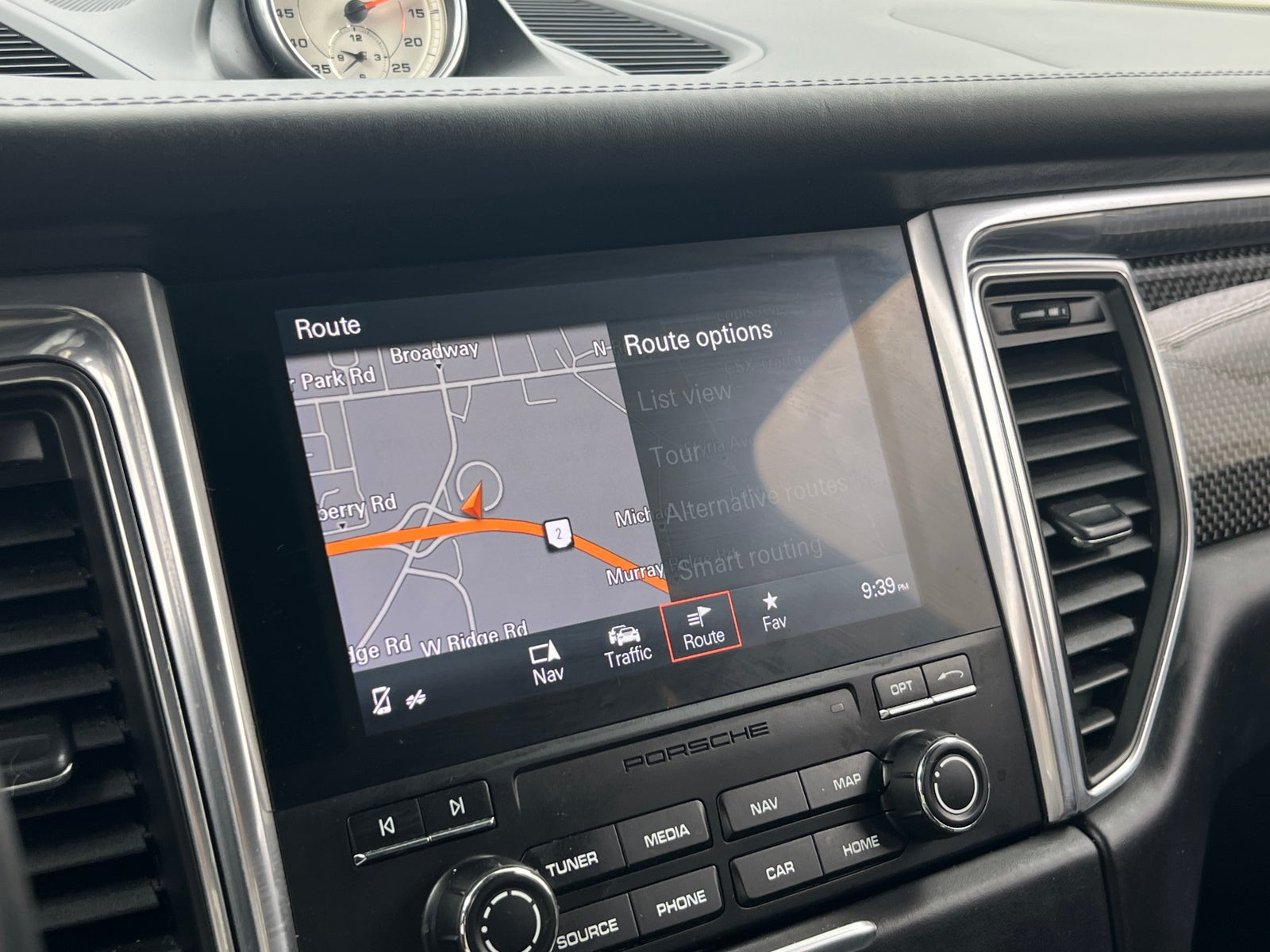 Thumbnail: 2017 Porsche Macan - 3